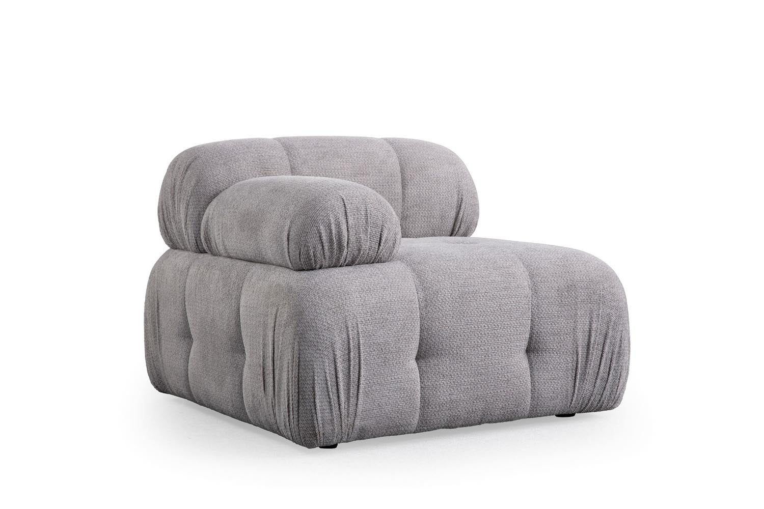 Petite 3 - Light Grey in Hellgrau präsentiert im Onlineshop von KAQTU Design AG. Ecksofa ist von Atelier Del Sofa