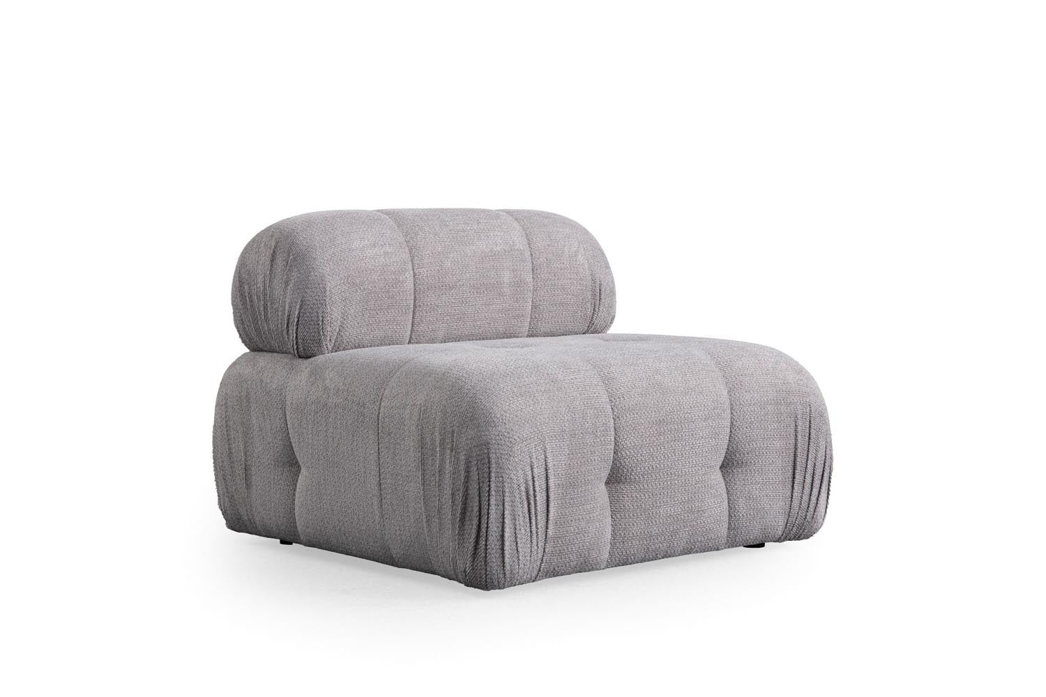 Petite 3 - Light Grey in Hellgrau präsentiert im Onlineshop von KAQTU Design AG. Ecksofa ist von Atelier Del Sofa