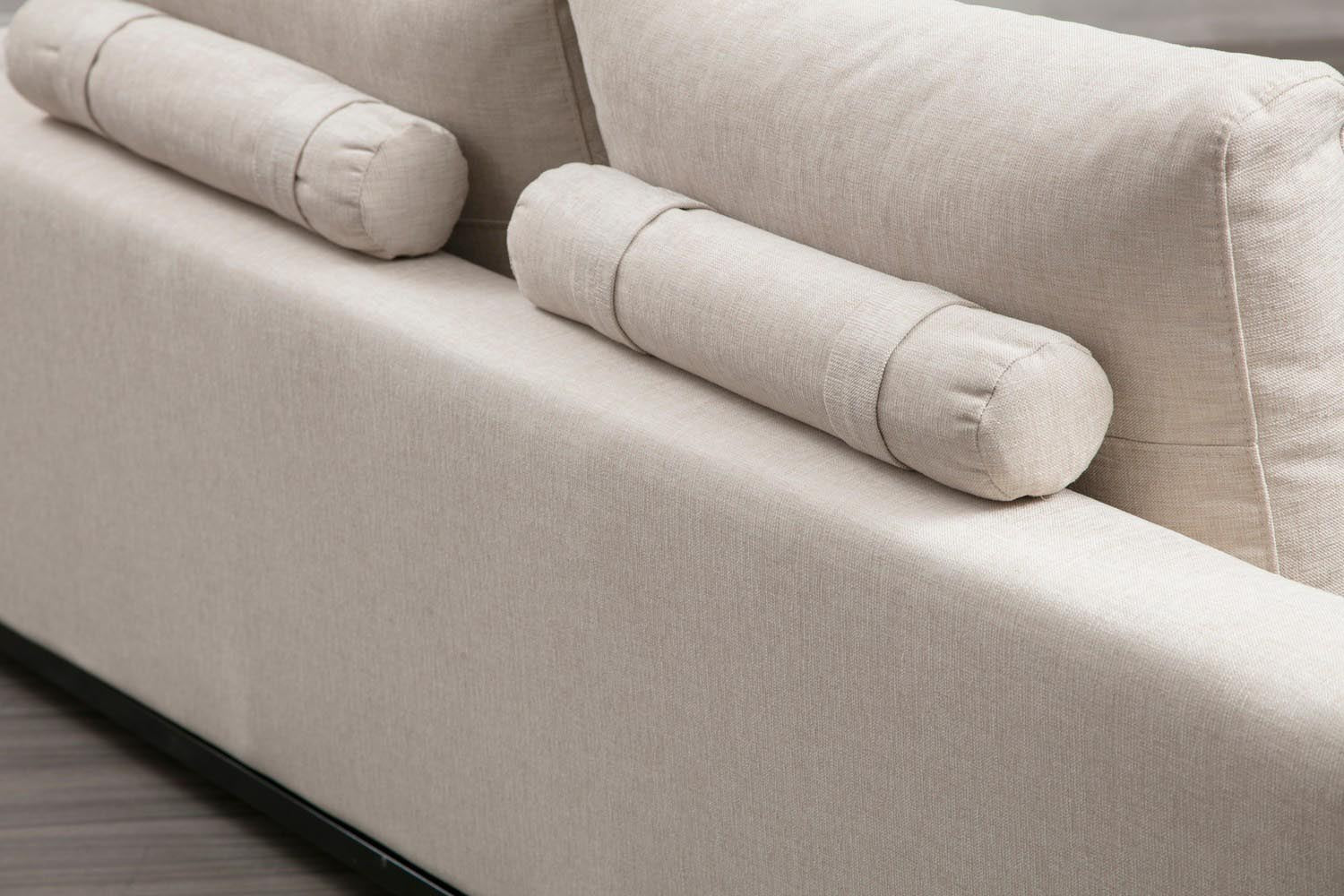 Line 2 Seater in Beige präsentiert im Onlineshop von KAQTU Design AG. 2er Sofa ist von Atelier Del Sofa