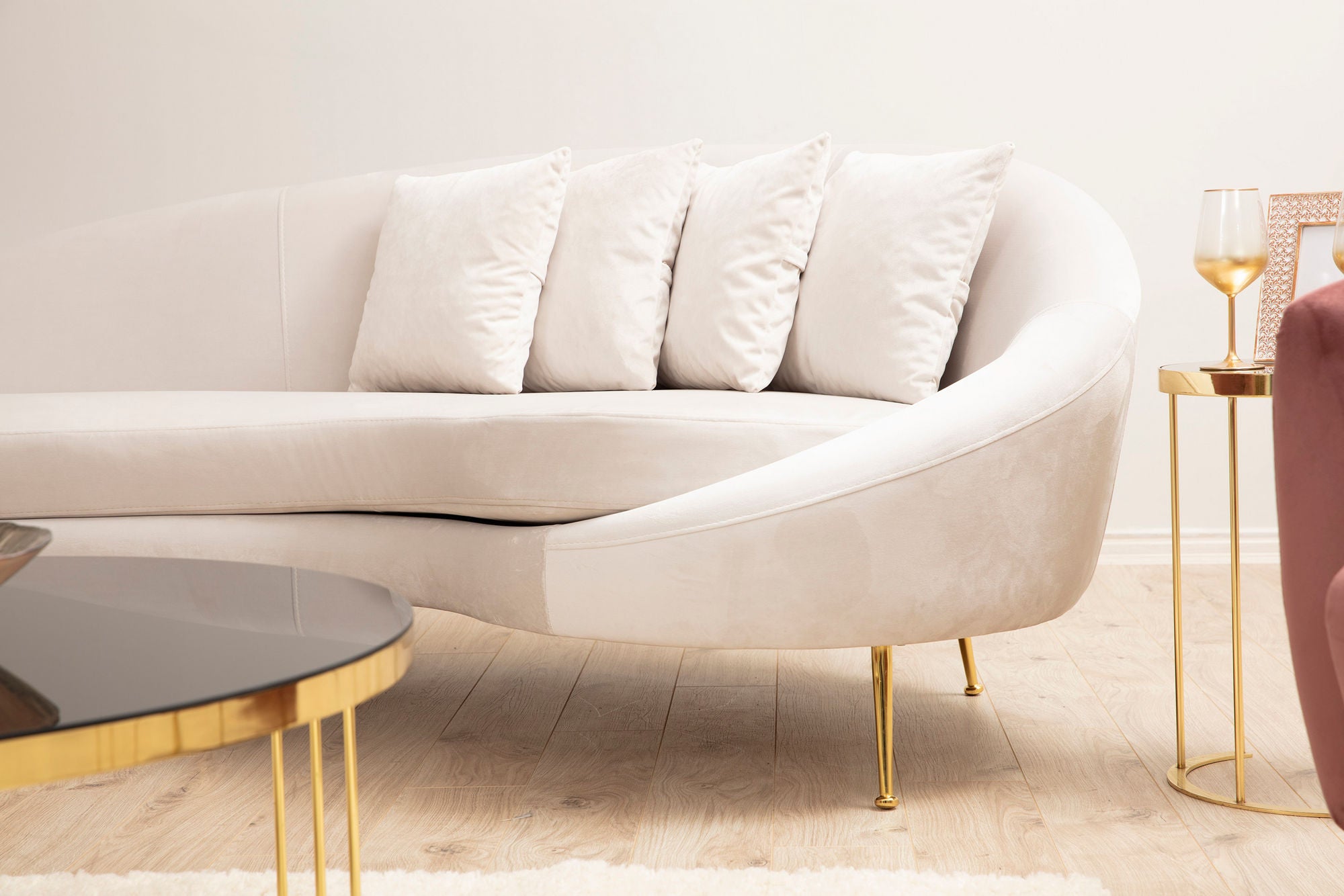 Eses Right - Beige in Beige präsentiert im Onlineshop von KAQTU Design AG. 3er Sofa ist von Atelier Del Sofa