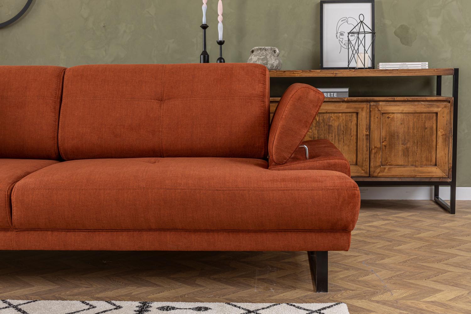 Mustang - Orange in Orange präsentiert im Onlineshop von KAQTU Design AG. Bettsofa ist von Atelier Del Sofa
