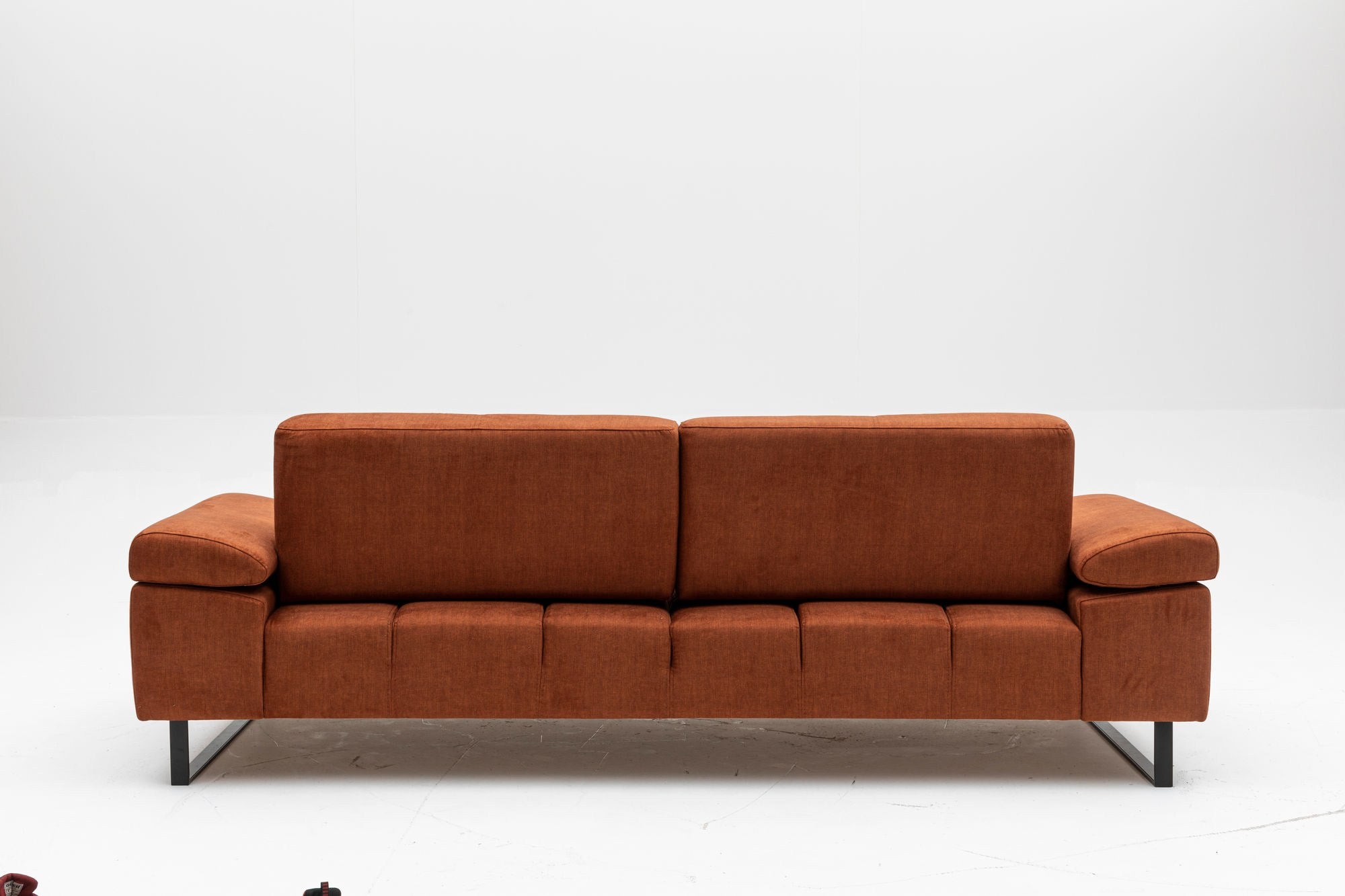 Mustang - Orange in Orange präsentiert im Onlineshop von KAQTU Design AG. Bettsofa ist von Atelier Del Sofa