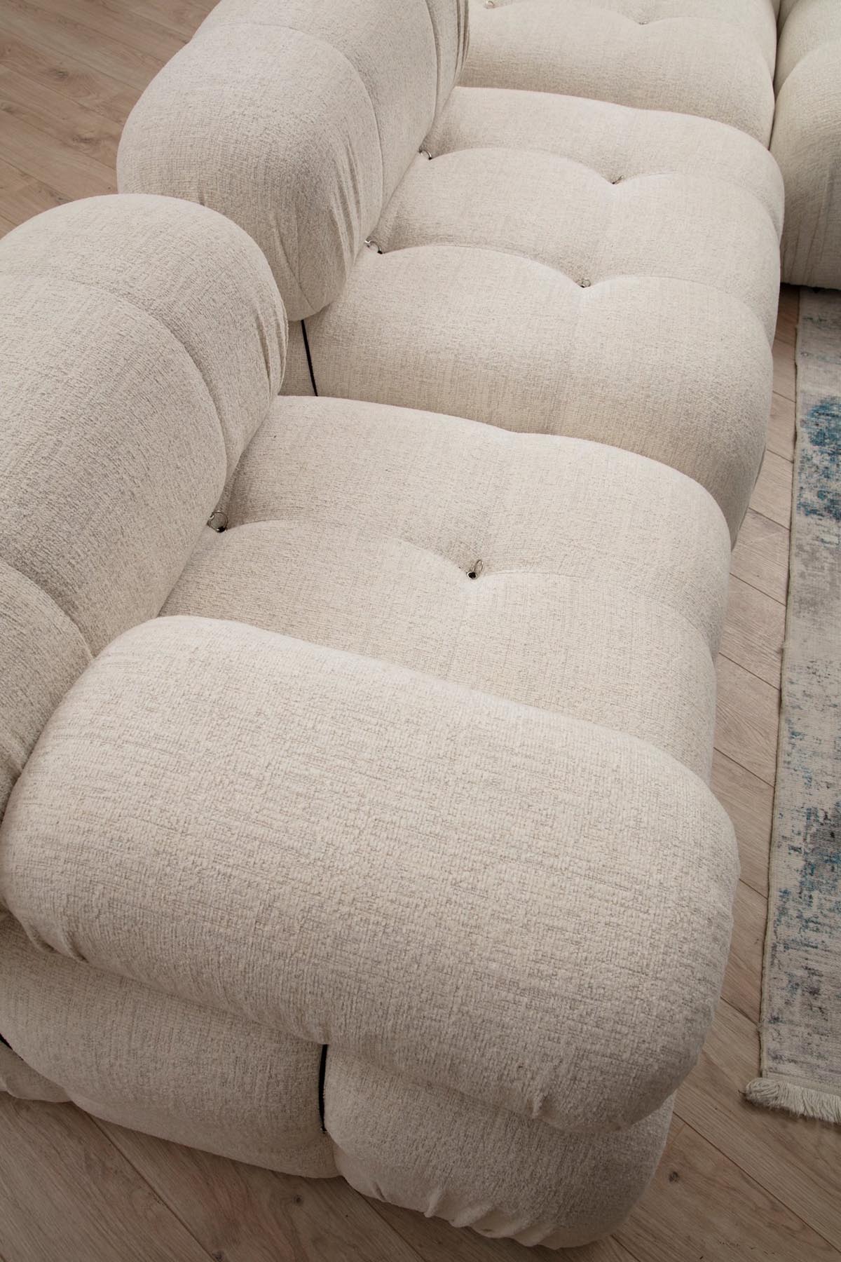 Bubble 1R - Cream Bouclette in Sahne präsentiert im Onlineshop von KAQTU Design AG. Modulares Sofa ist von Atelier Del Sofa