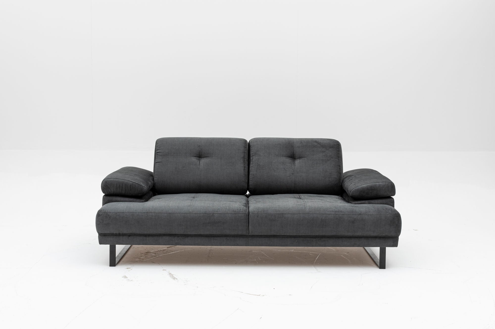 Mustang - Anthracite in Anthrazit präsentiert im Onlineshop von KAQTU Design AG. Bettsofa ist von Atelier Del Sofa