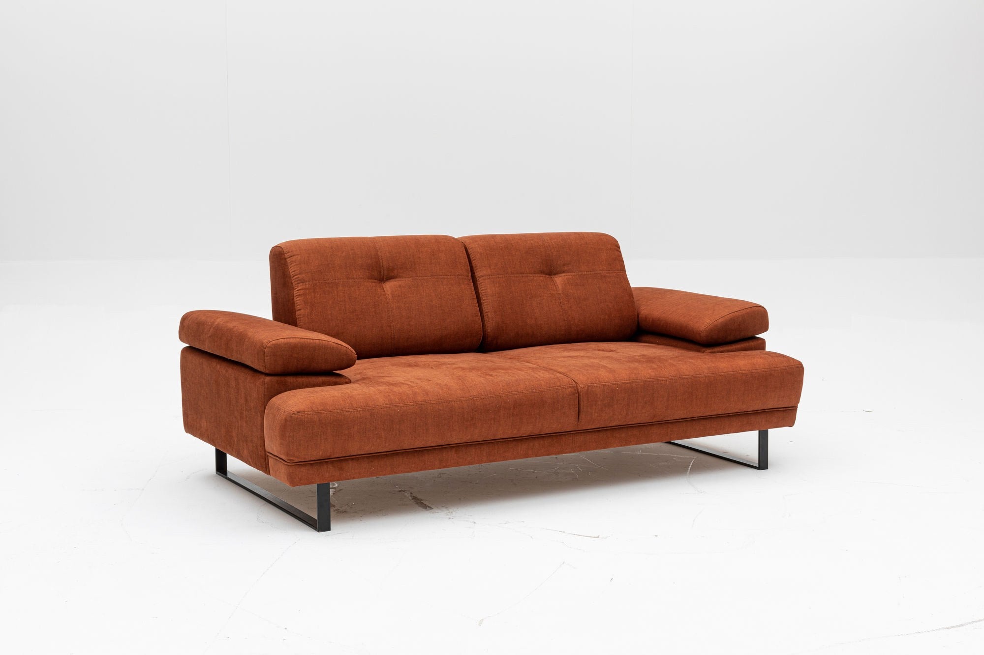 Mustang - Orange in Orange präsentiert im Onlineshop von KAQTU Design AG. Bettsofa ist von Atelier Del Sofa