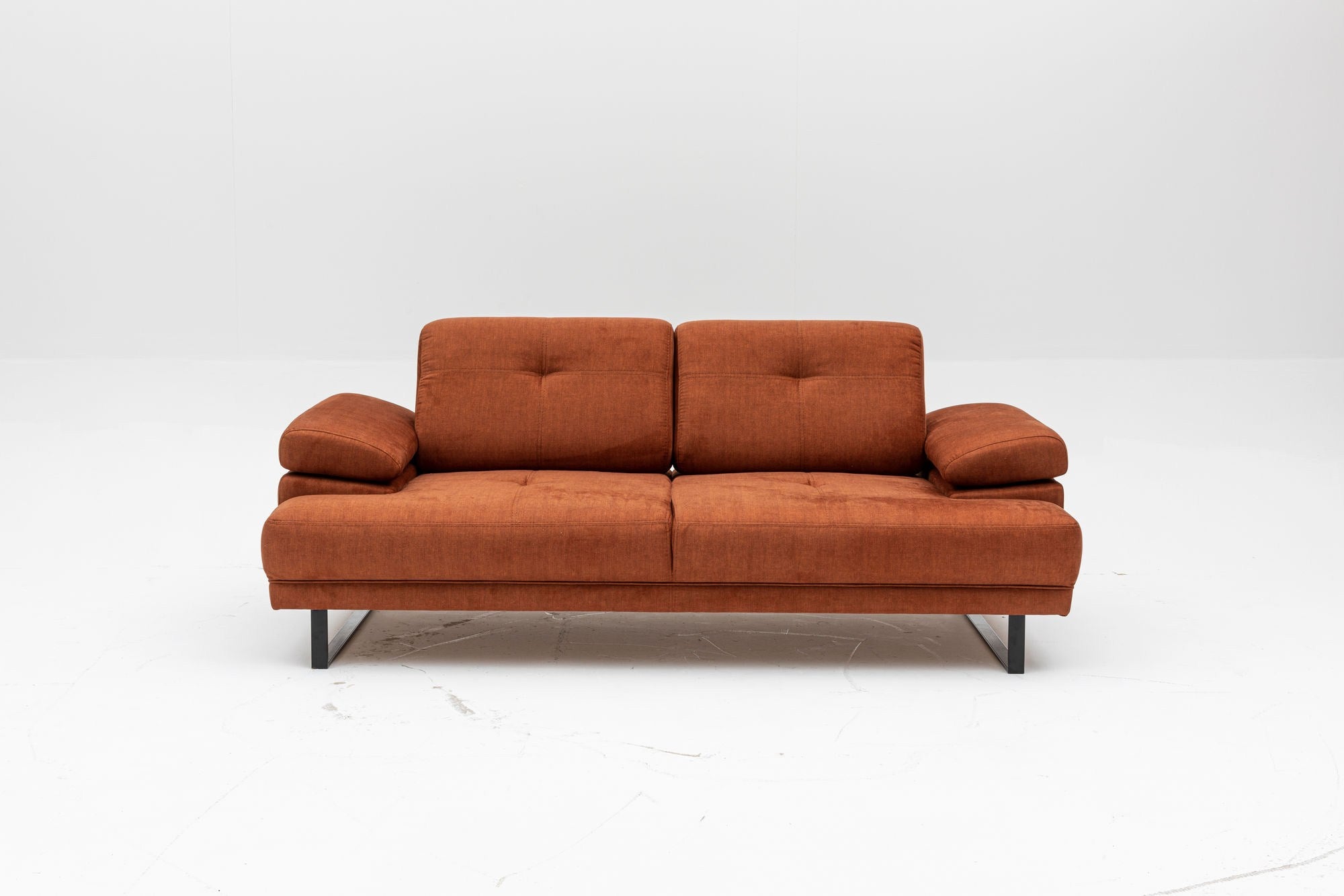 Mustang - Orange in Orange präsentiert im Onlineshop von KAQTU Design AG. Bettsofa ist von Atelier Del Sofa