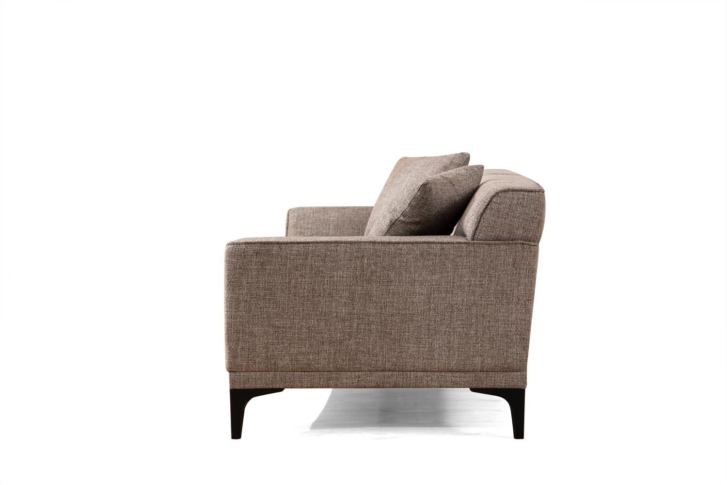 Petra 3 - Fawn in Reh präsentiert im Onlineshop von KAQTU Design AG. 3er Sofa ist von Atelier Del Sofa
