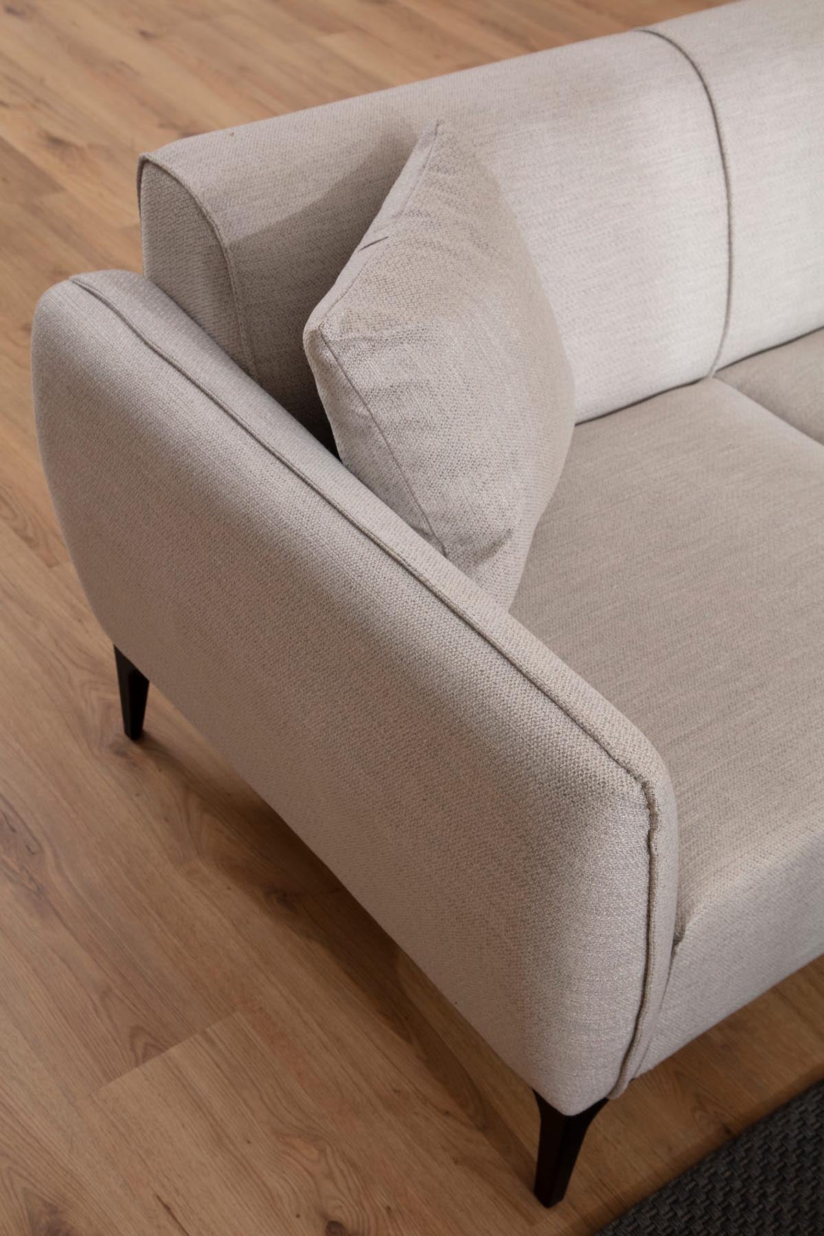 Belissimo - Off White in Off White präsentiert im Onlineshop von KAQTU Design AG. 2er Sofa ist von Atelier Del Sofa