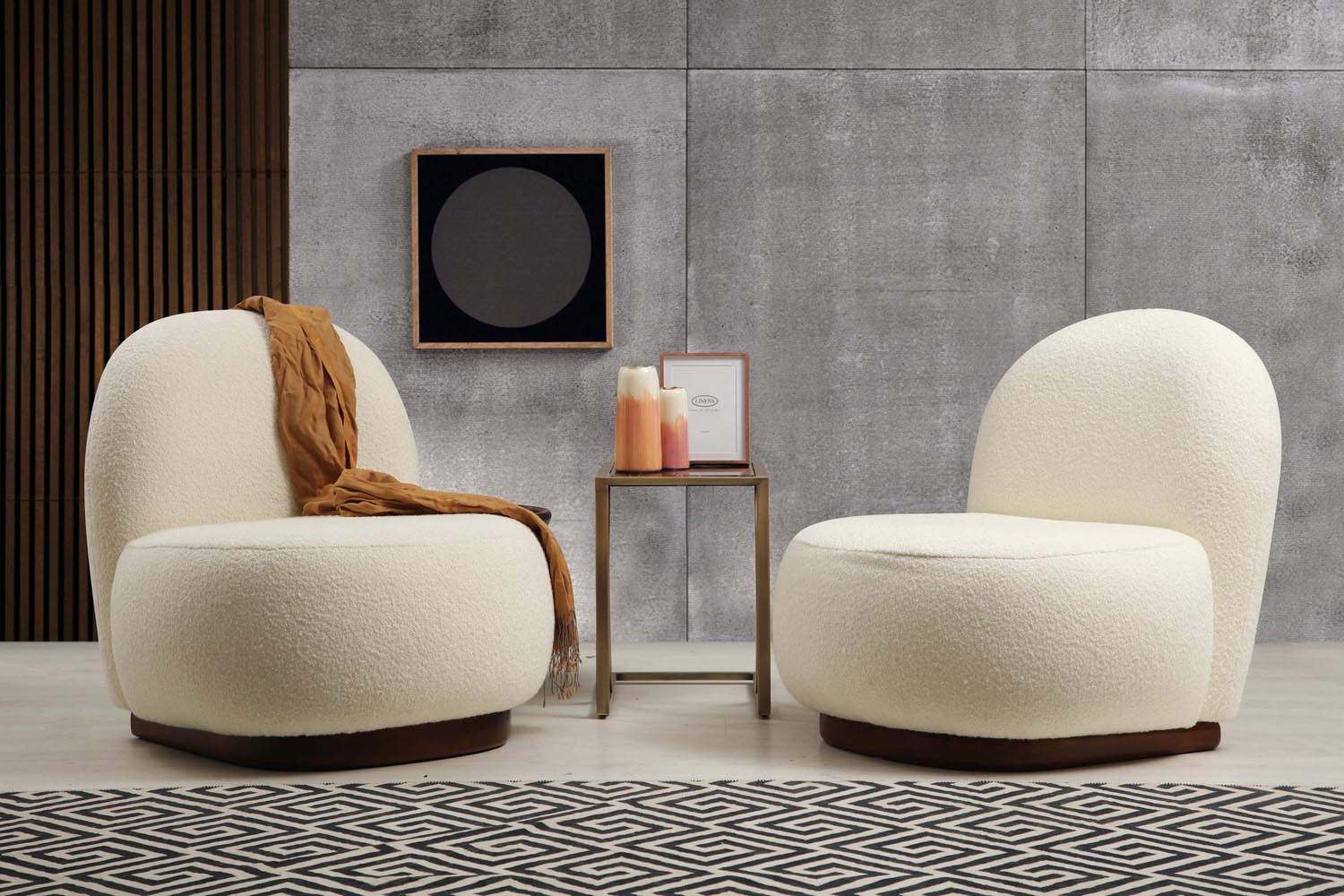 Tina - Bouclet White in Bouclet Weiss präsentiert im Onlineshop von KAQTU Design AG. Sesel ist von Atelier Del Sofa