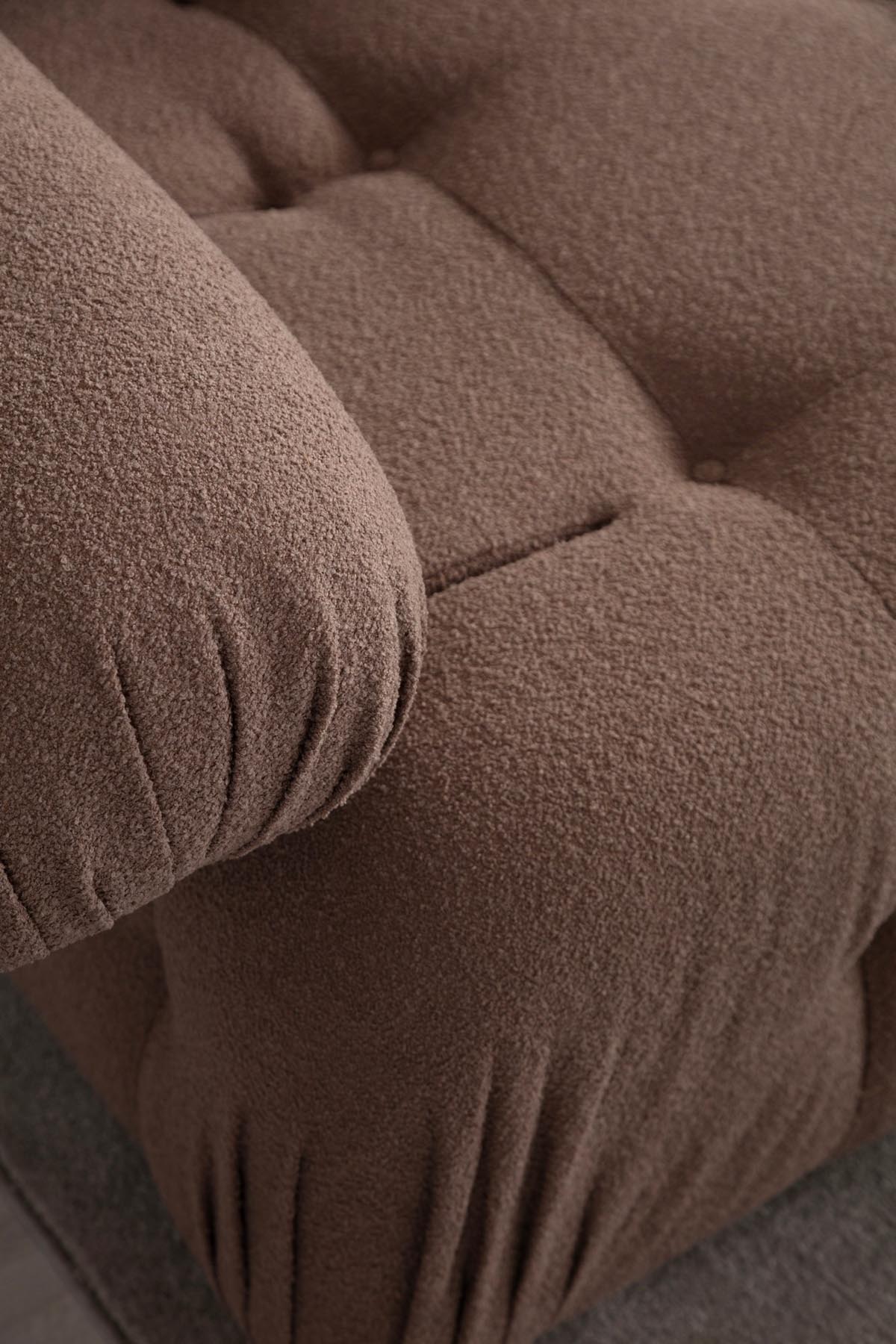 Doblo 3 Seater with Pouffe ( L1-O1-1R-Pouffe) - Cappuccino in Cappuccino präsentiert im Onlineshop von KAQTU Design AG. Ecksofa ist von Atelier Del Sofa