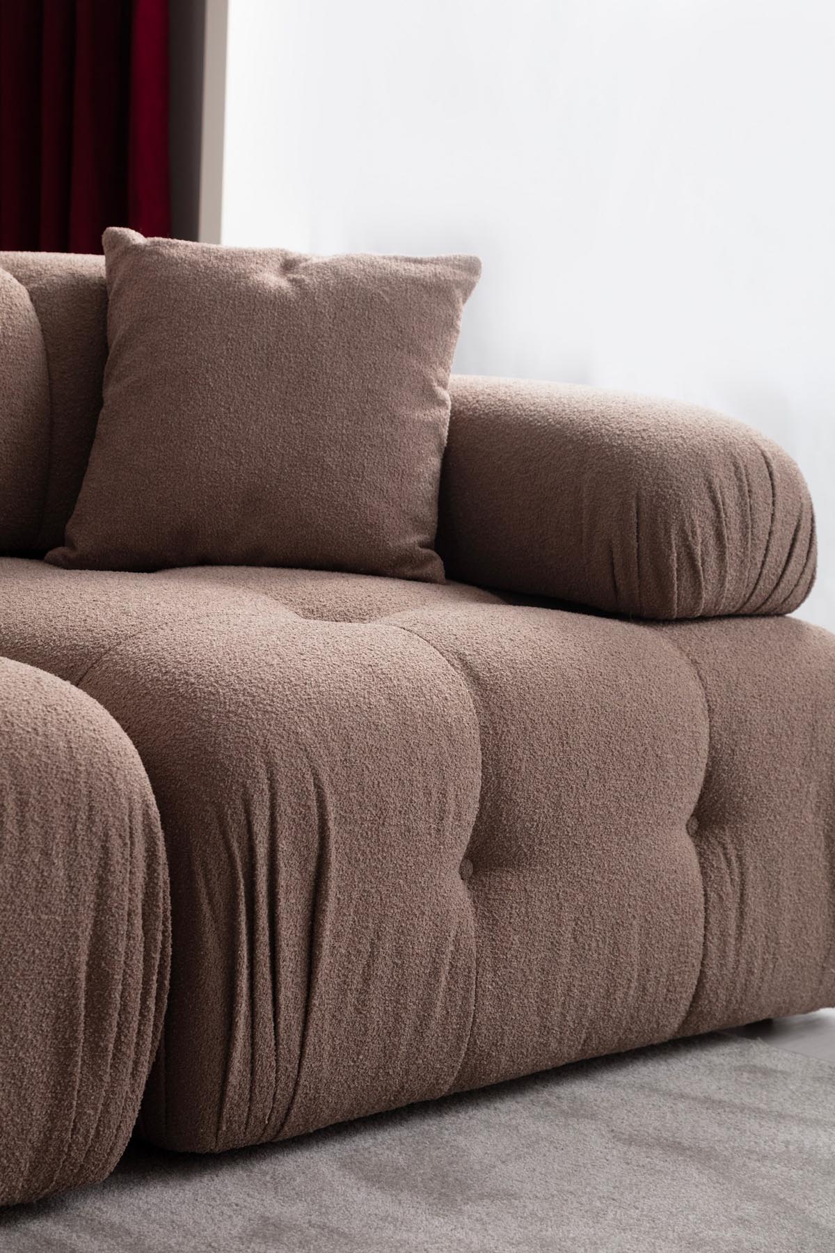 Doblo 3 Seater with Pouffe ( L1-O1-1R-Pouffe) - Cappuccino in Cappuccino präsentiert im Onlineshop von KAQTU Design AG. Ecksofa ist von Atelier Del Sofa