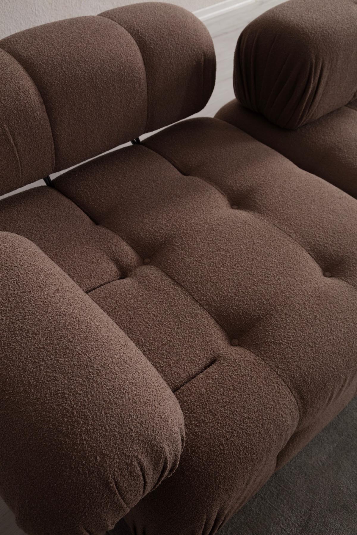 Doblo 3 Seater with Pouffe ( L1-O1-1R-Pouffe) - Cappuccino in Cappuccino präsentiert im Onlineshop von KAQTU Design AG. Ecksofa ist von Atelier Del Sofa