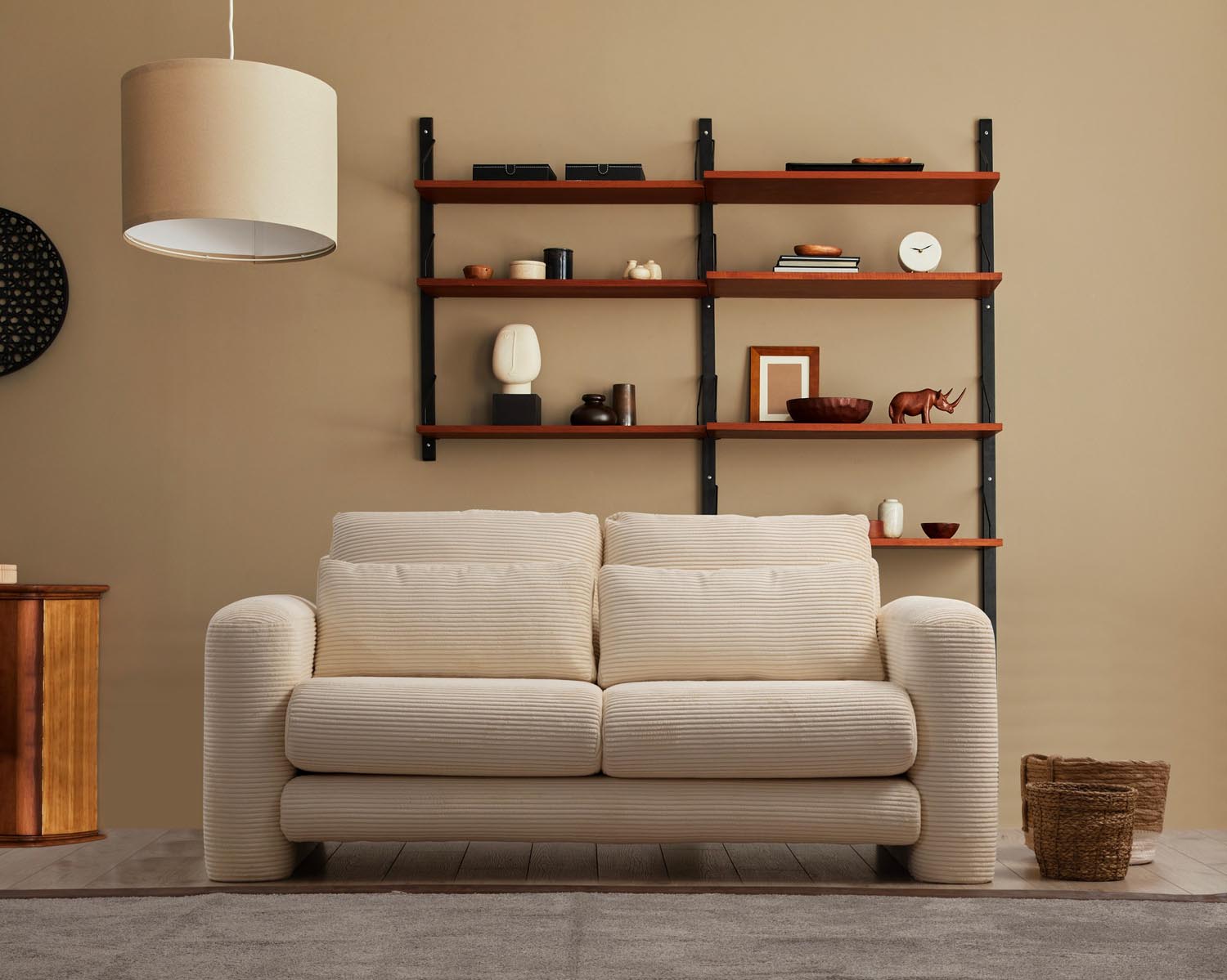 Lily Beige - 2 in Beige präsentiert im Onlineshop von KAQTU Design AG. 2er Sofa ist von Atelier Del Sofa