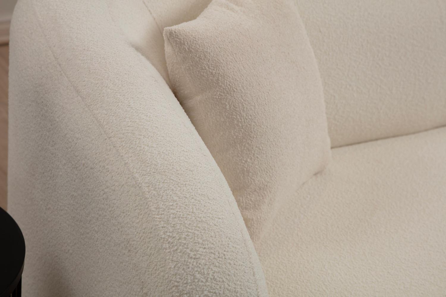 Asos Cream - 3 in Sahne präsentiert im Onlineshop von KAQTU Design AG. 3er Sofa ist von Atelier Del Sofa