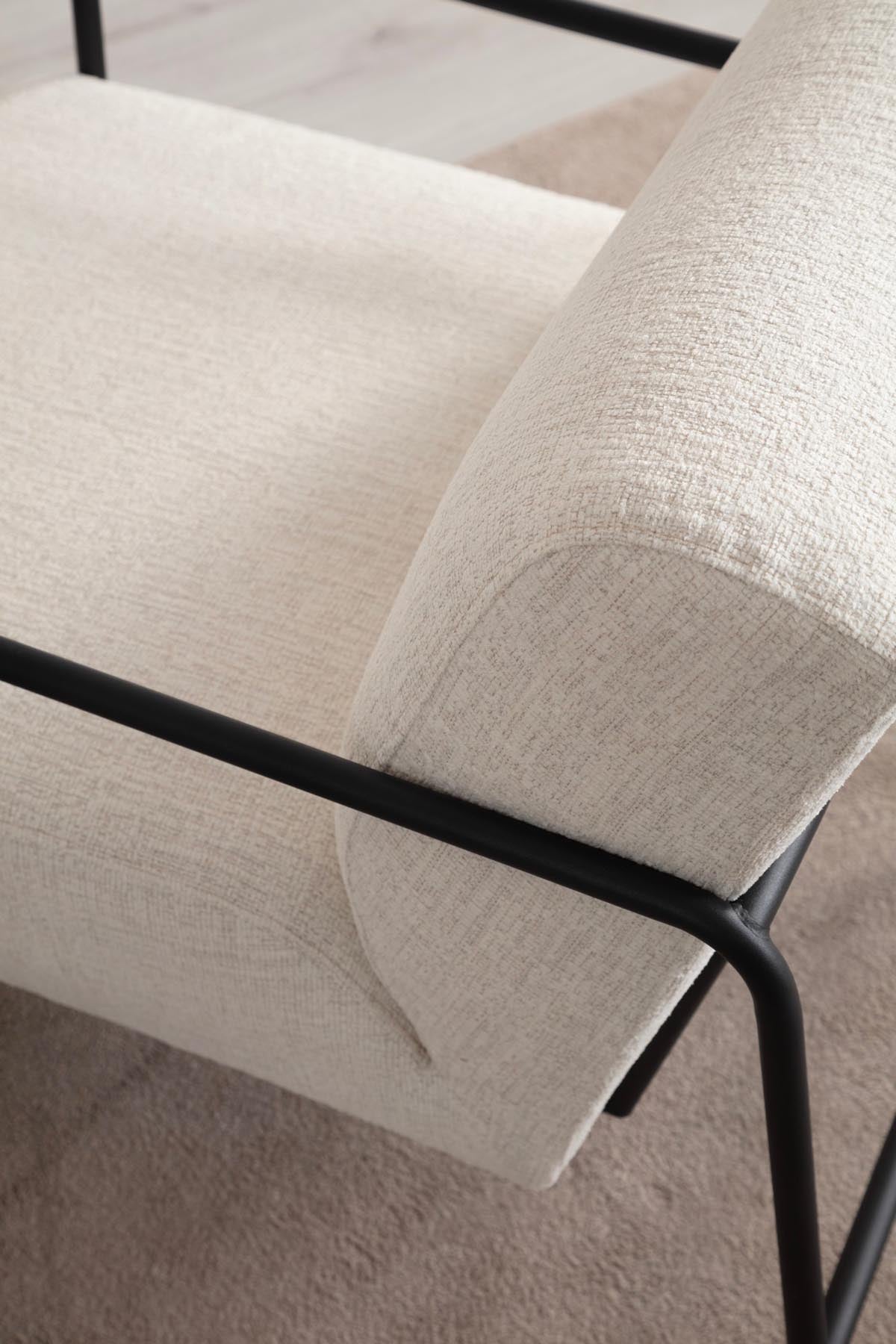 Eti Bergere - White in Weiss präsentiert im Onlineshop von KAQTU Design AG. Sesel ist von Atelier Del Sofa