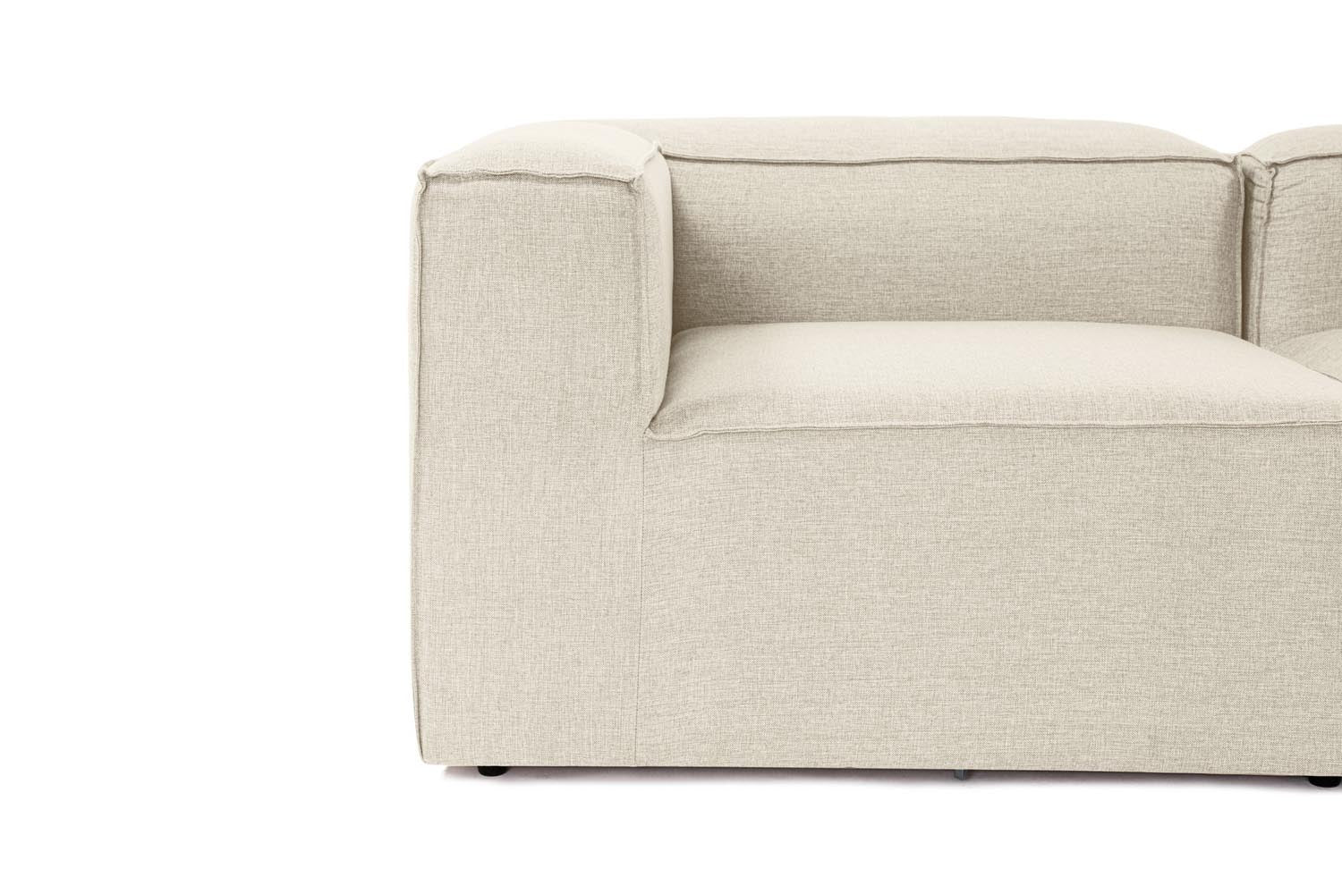 Fora - Ecru in Ecru präsentiert im Onlineshop von KAQTU Design AG. Ecksofa ist von Atelier Del Sofa