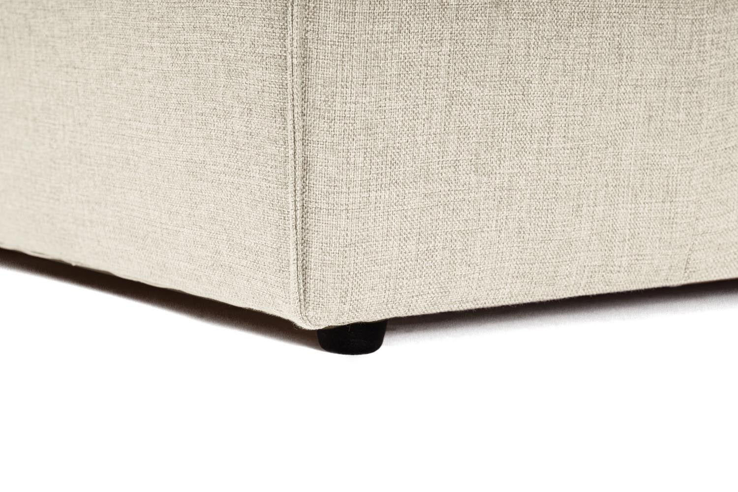 Fora - Ecru in Ecru präsentiert im Onlineshop von KAQTU Design AG. Ecksofa ist von Atelier Del Sofa