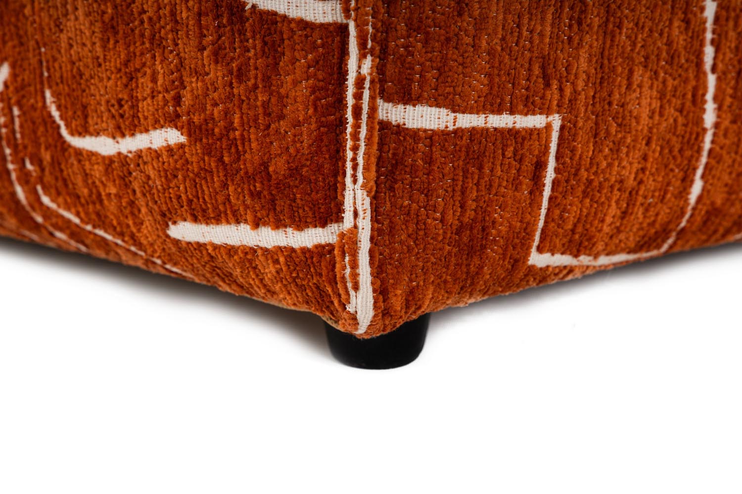 Lora Pouffe - Orange in Orange präsentiert im Onlineshop von KAQTU Design AG. Pouf ist von Atelier Del Sofa