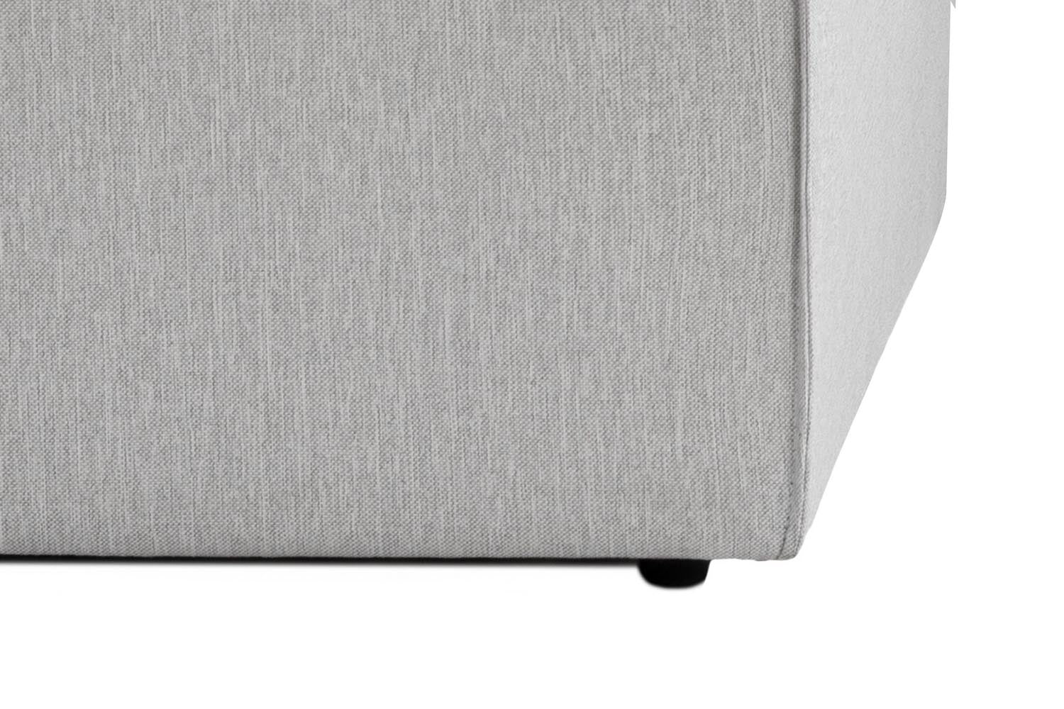Fora Pouffe - Light Grey in Hellgrau präsentiert im Onlineshop von KAQTU Design AG. Pouf ist von Atelier Del Sofa