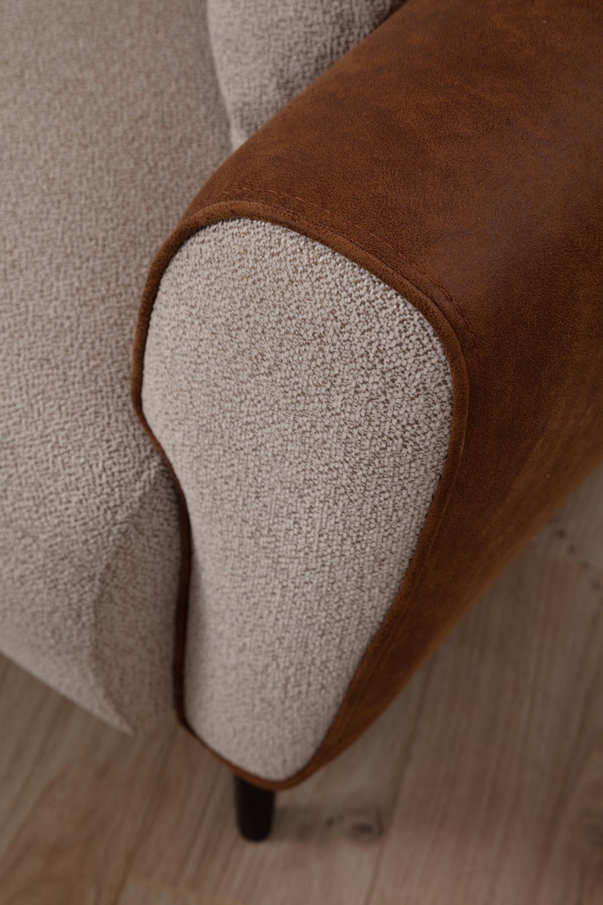 Aren - Beige in Beige Zimt präsentiert im Onlineshop von KAQTU Design AG. Modulares Sofa ist von Atelier Del Sofa