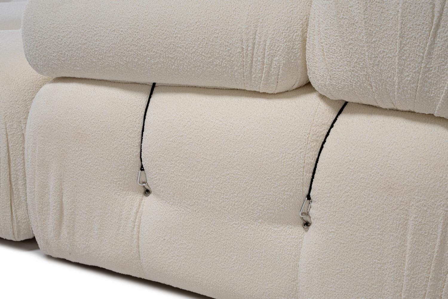 Bubble Beige L1-O1-1R-PUF in Weiss präsentiert im Onlineshop von KAQTU Design AG. Ecksofa ist von Atelier Del Sofa