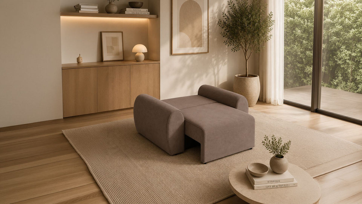 Braunes 1-Sitzer Sofa Mono P von Hanah Home mit Gestell aus Buchenholz und Spanplatte, Schaumstoffpolsterung und schlanken Kunststoffbeinen.