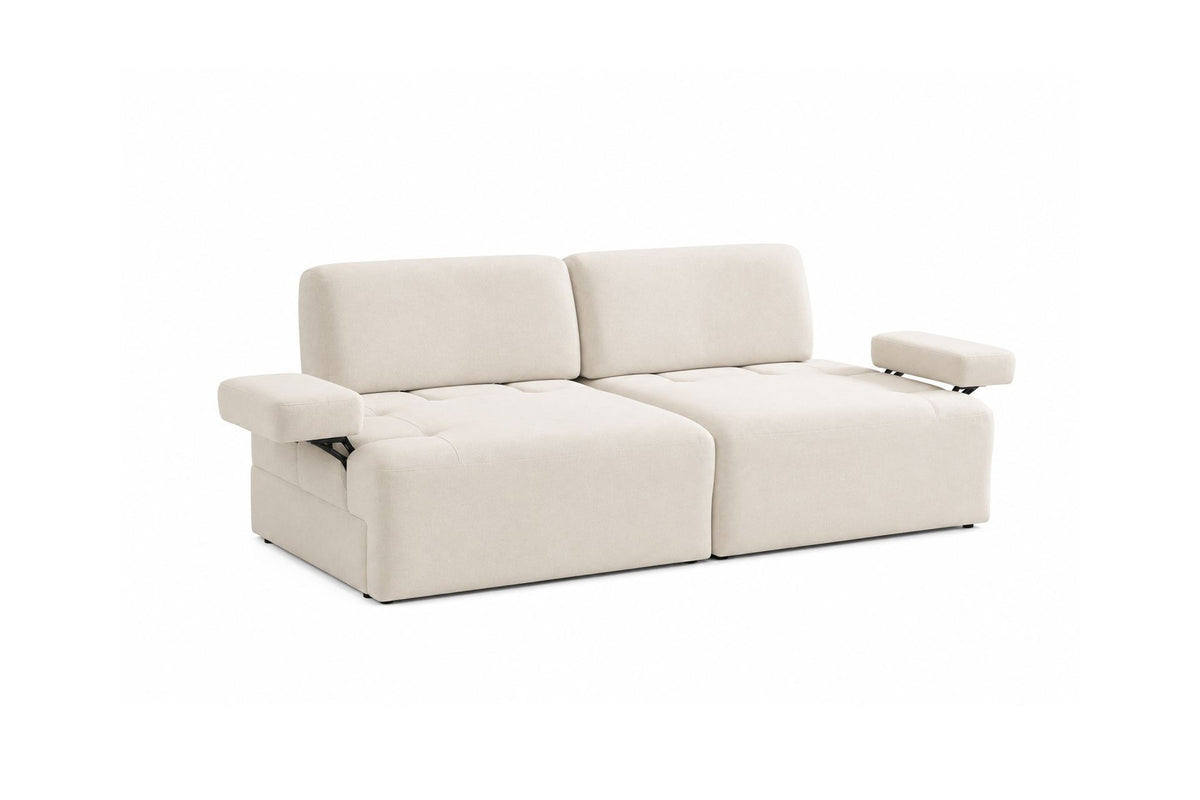 Cremefarbenes 3-Sitzer Sofa aus Polyesterstoff mit Buchenholzgestell, niedrigen Kunststoffbeinen und zwei Kissen.