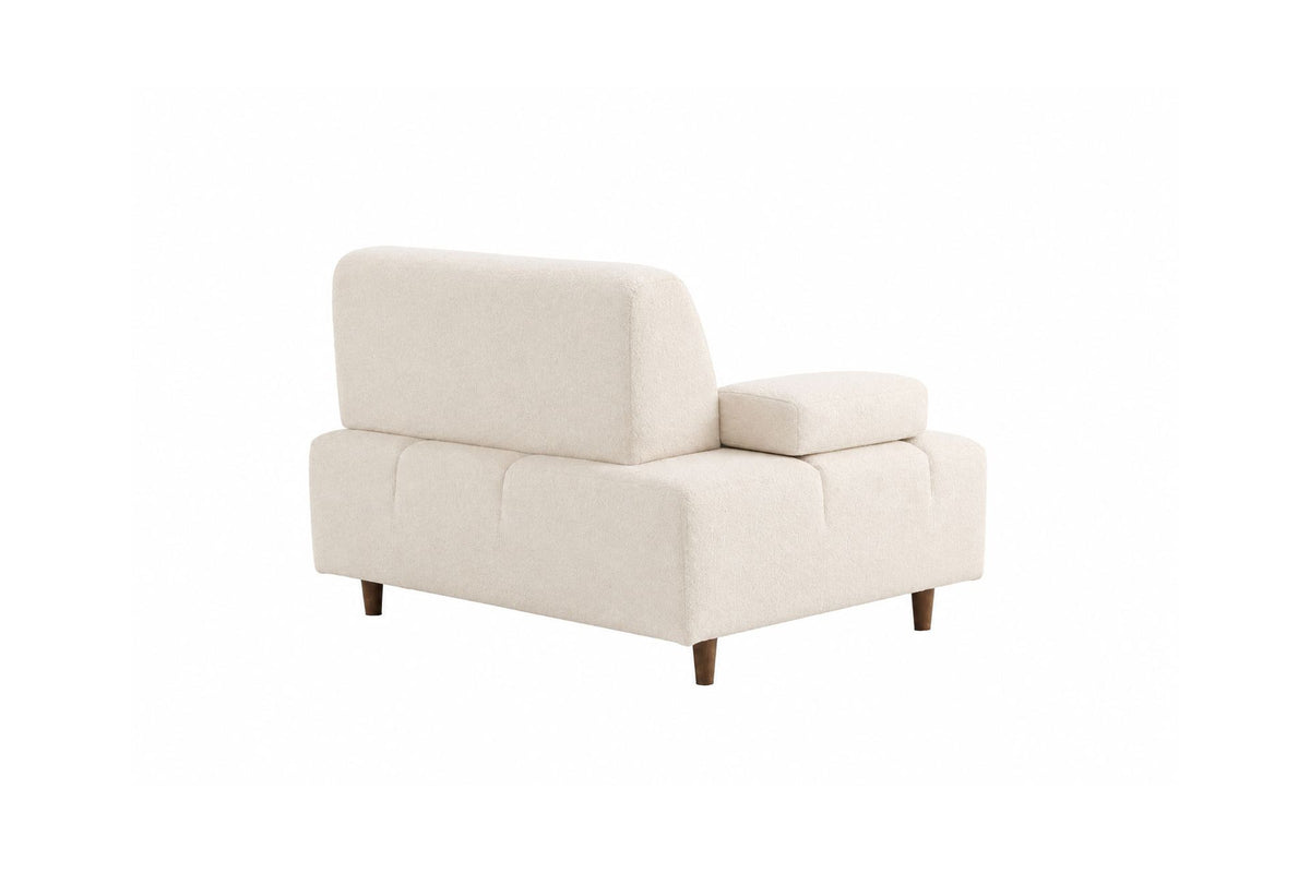 Cremefarbenes 3-Sitzer-Sofa Madlen von Hanah Home mit Polyesterbezug, Kunststoffbeinen und zwei Kissen auf Buchenholzgestell