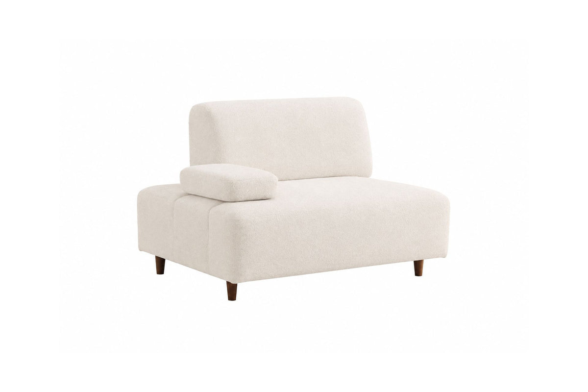 Cremefarbenes 3-Sitzer-Sofa Madlen von Hanah Home mit Polyesterbezug, Kunststoffbeinen und zwei Kissen auf Buchenholzgestell