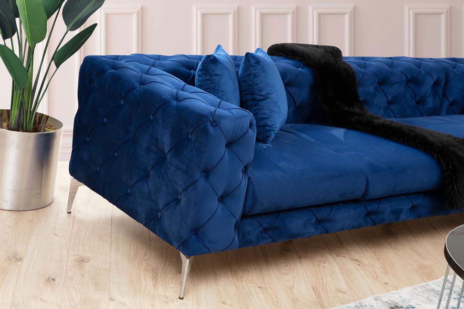 Como Left - Navy Blue in Marineblau präsentiert im Onlineshop von KAQTU Design AG. Ecksofa ist von Atelier Del Sofa