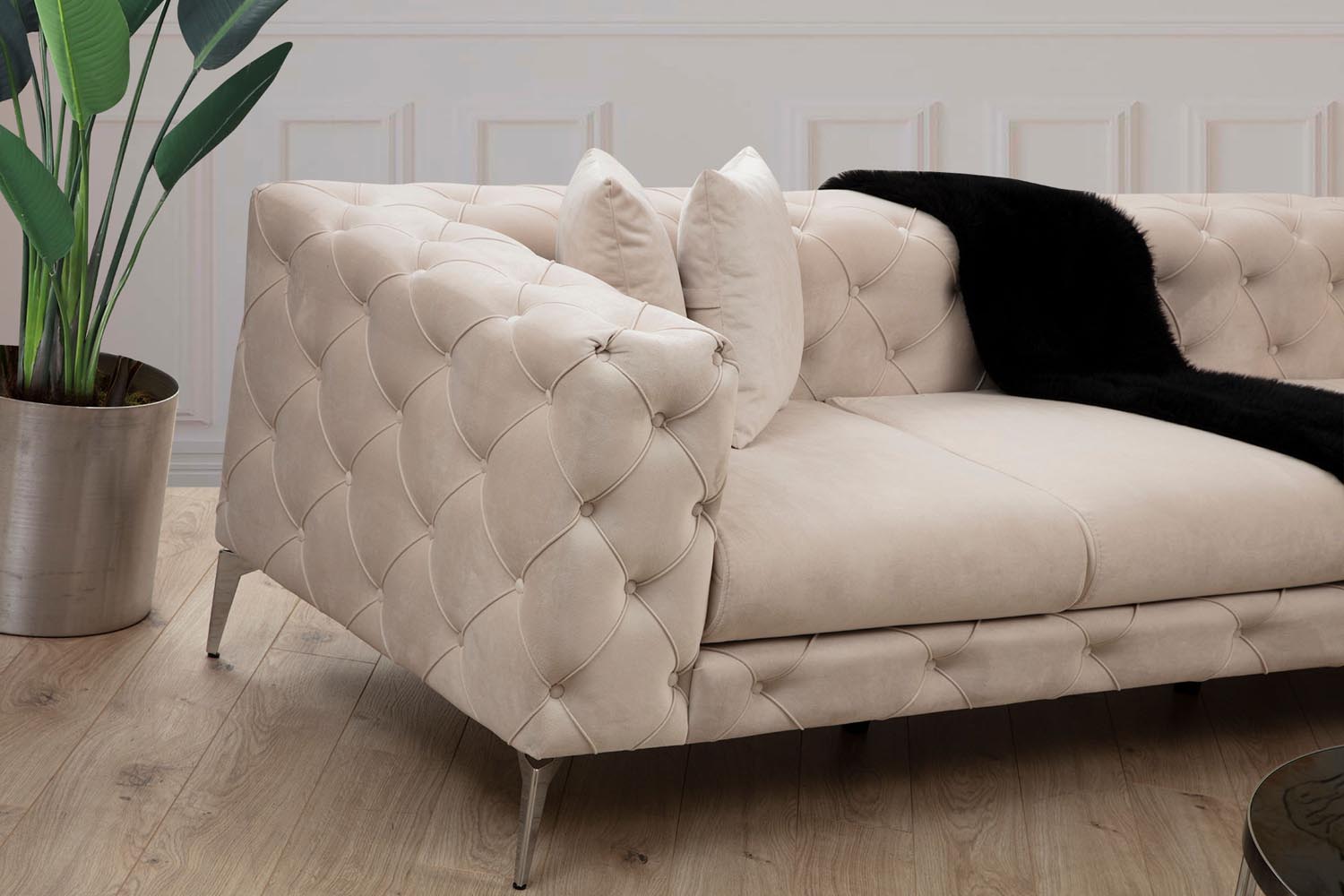 Como Left - Ecru in Ecru präsentiert im Onlineshop von KAQTU Design AG. Ecksofa ist von Atelier Del Sofa