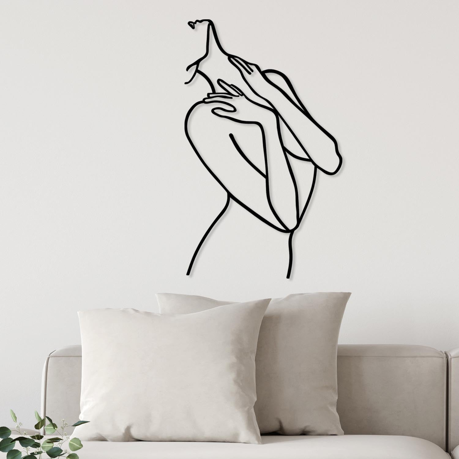 Woman Lines in Schwarz präsentiert im Onlineshop von KAQTU Design AG. Wanddeko ist von Wallity