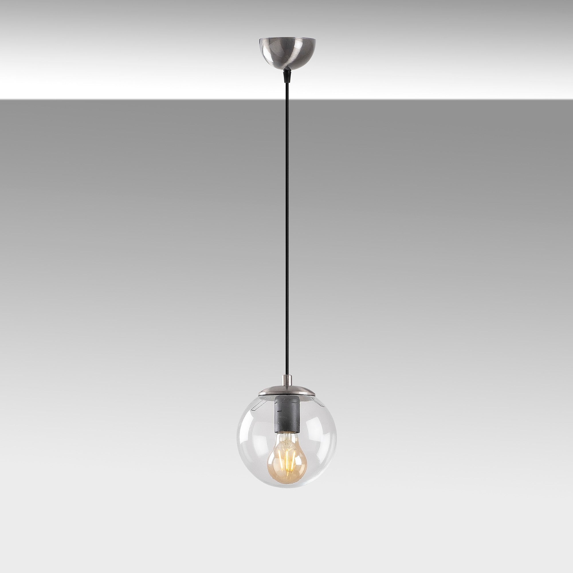 Efe - 2145 in Silber präsentiert im Onlineshop von KAQTU Design AG. Pendelleuchte ist von Opviq