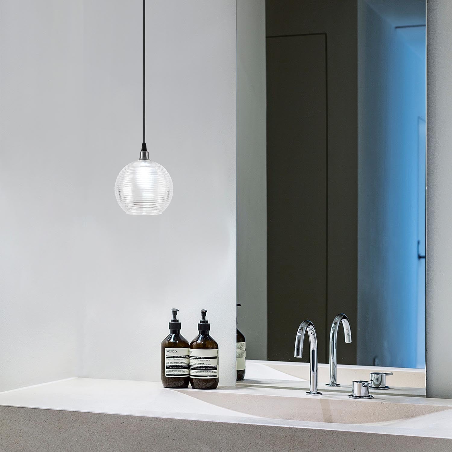 Muzo - 2131 in Silber präsentiert im Onlineshop von KAQTU Design AG. Pendelleuchte ist von Opviq