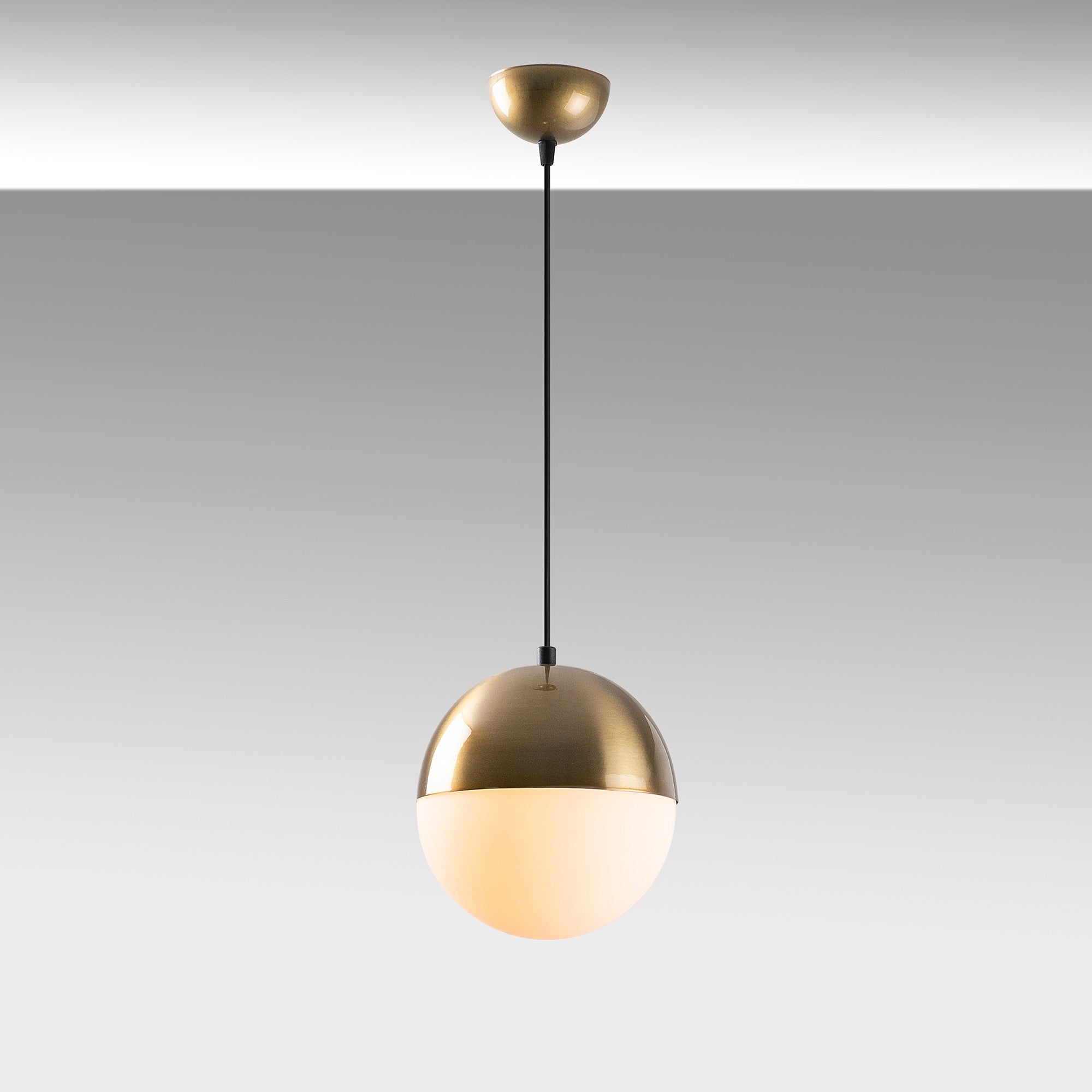 Bastos - 2101 in Vintage Weiss präsentiert im Onlineshop von KAQTU Design AG. Pendelleuchte ist von Opviq