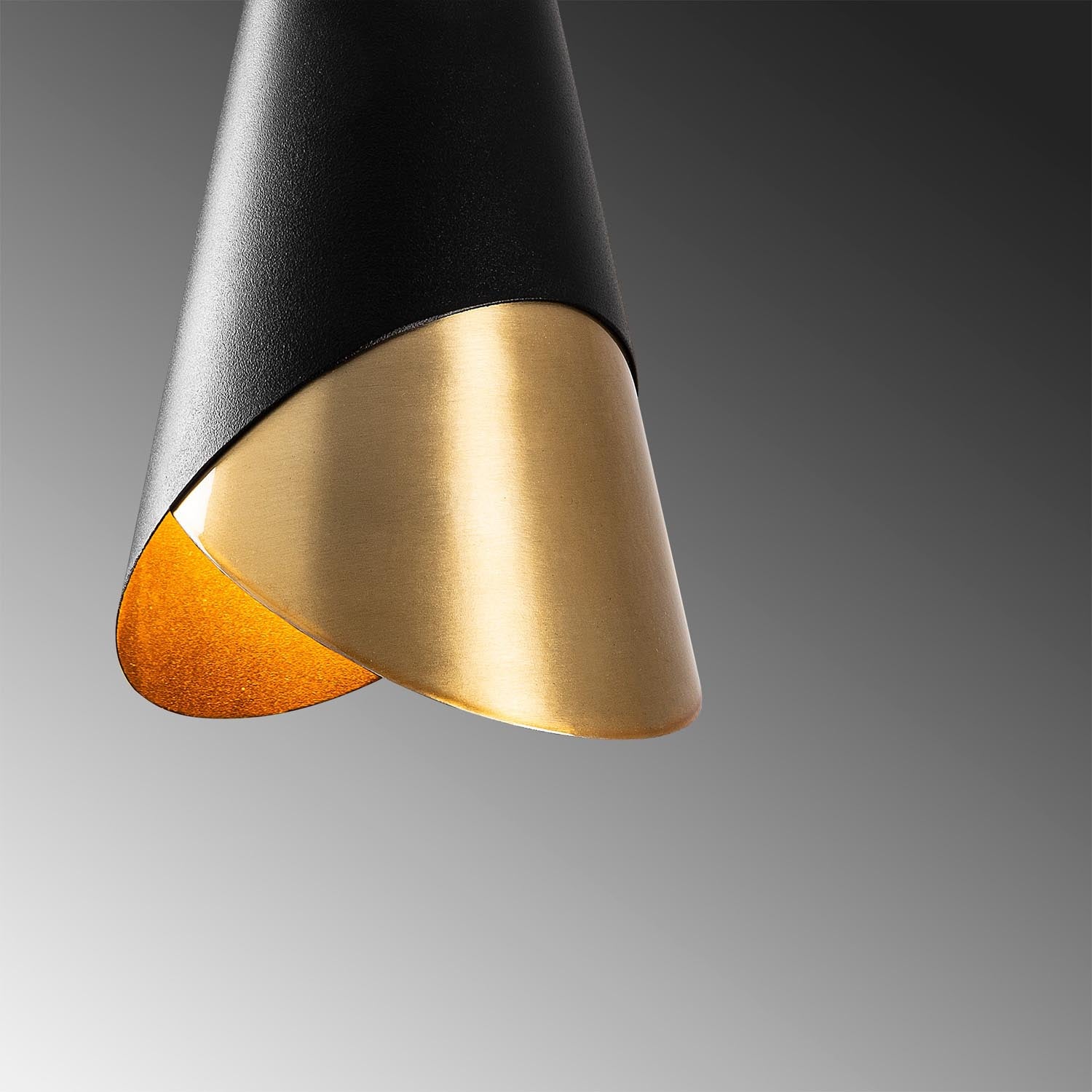 Pacman - 2631 in Schwarz Vintage präsentiert im Onlineshop von KAQTU Design AG. Pendelleuchte ist von Opviq