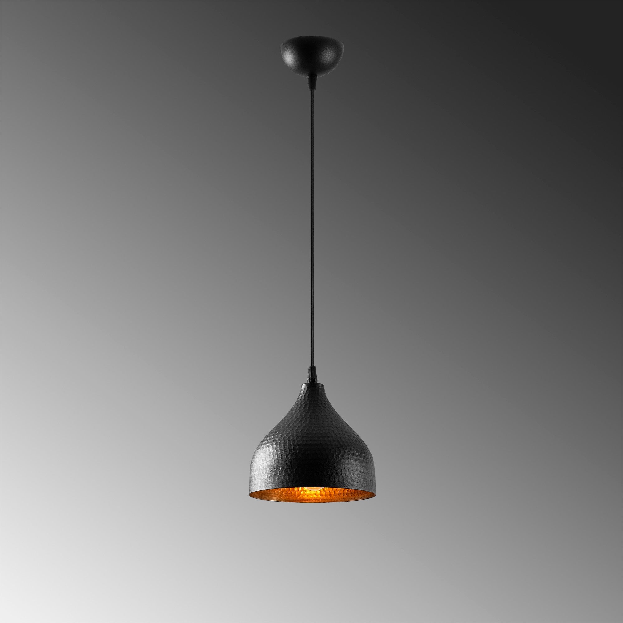 Tattoo - 2396 in Schwarz präsentiert im Onlineshop von KAQTU Design AG. Pendelleuchte ist von Opviq