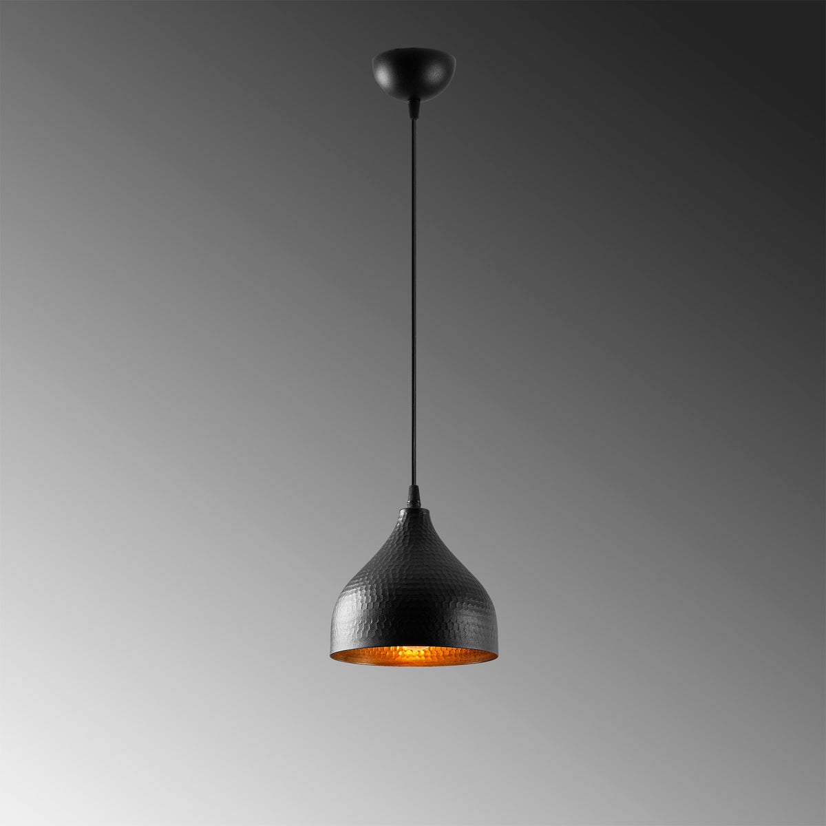 Tattoo Pendellampe - Schwarz in Schwarz präsentiert im Onlineshop von KAQTU Design AG. Pendelleuchte ist von Opviq