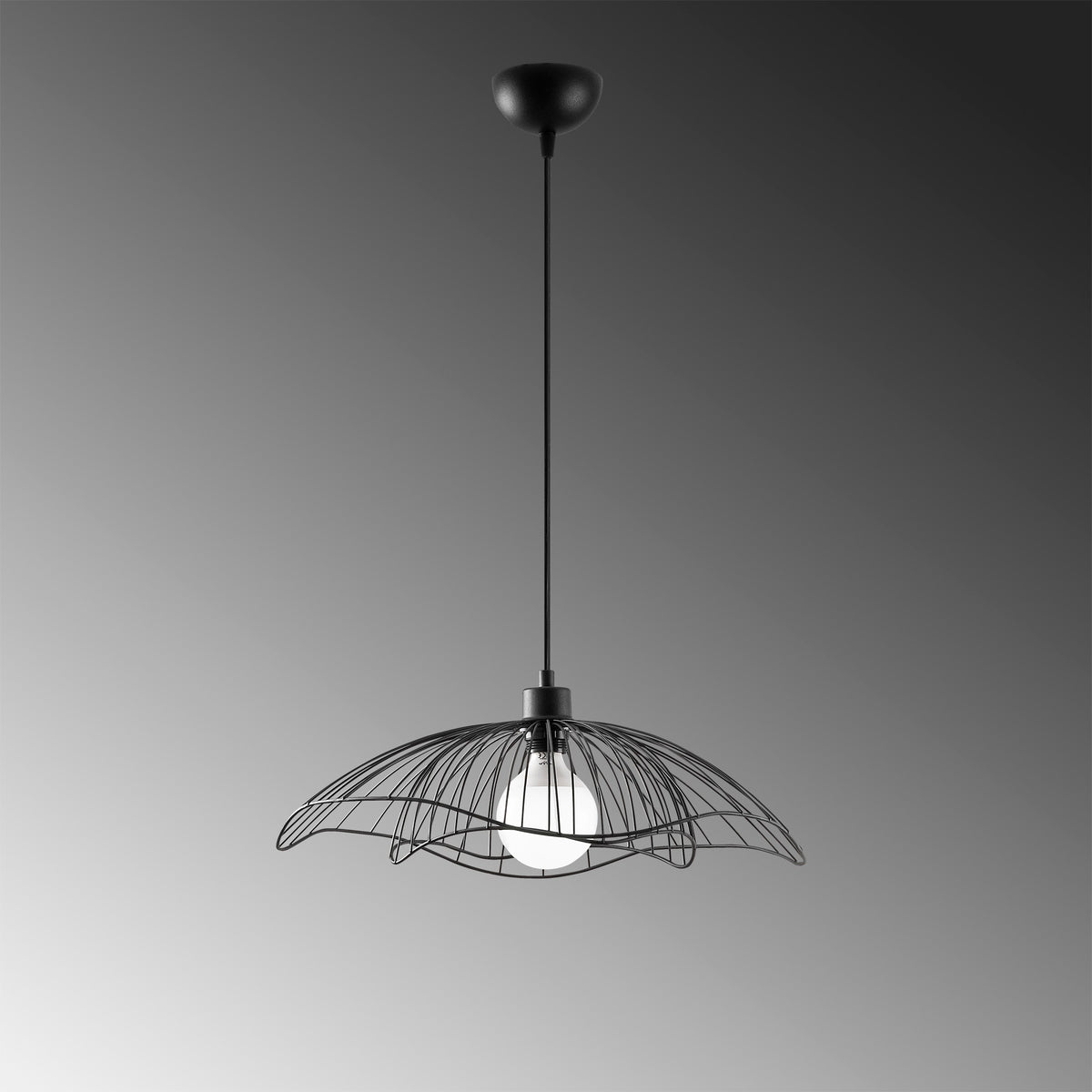 Farac Pendellampe - Schwarz in Schwarz präsentiert im Onlineshop von KAQTU Design AG. Pendelleuchte ist von Opviq