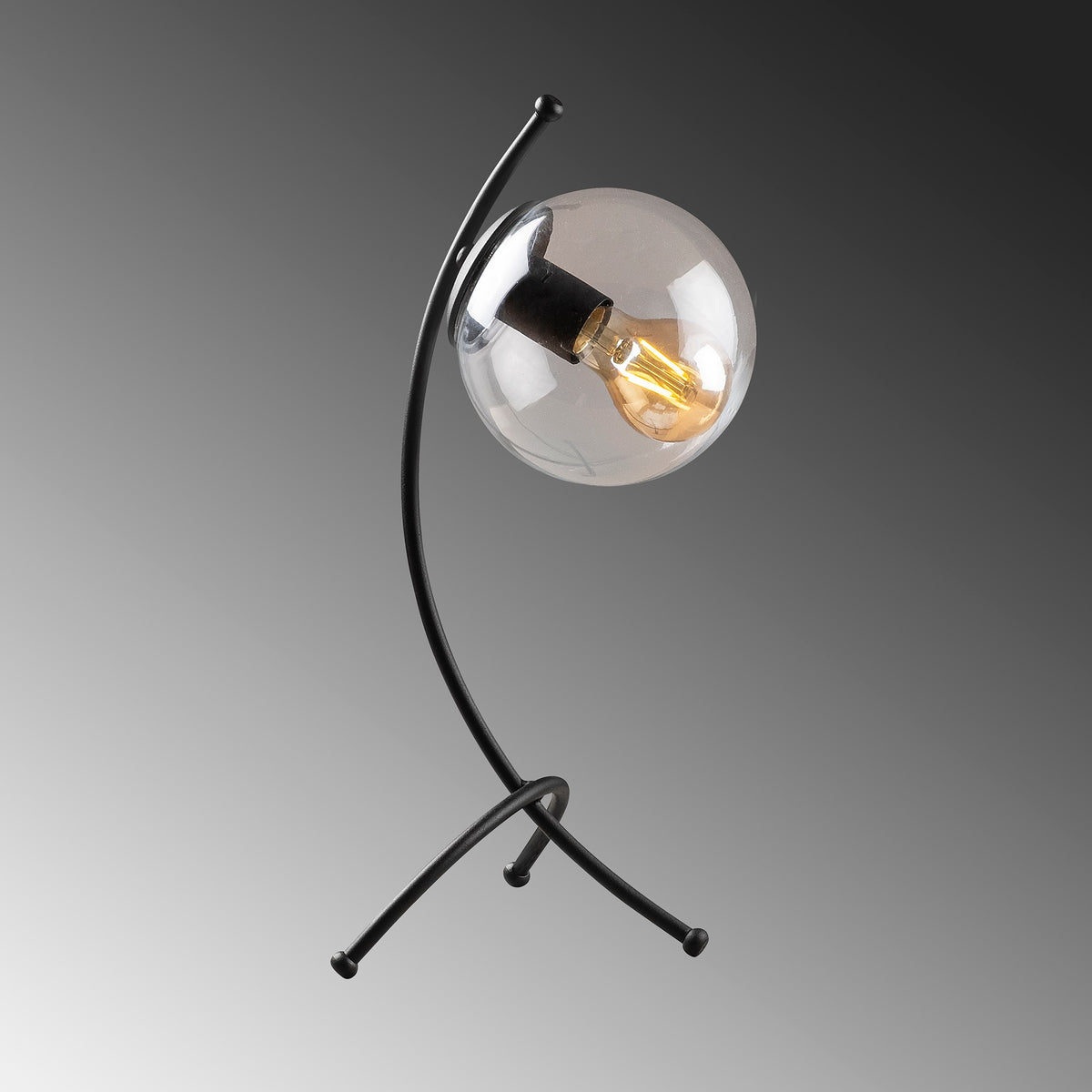 Yay Tischleuchte - Schwarz in Schwarz präsentiert im Onlineshop von KAQTU Design AG. Tischleuchte ist von Opviq