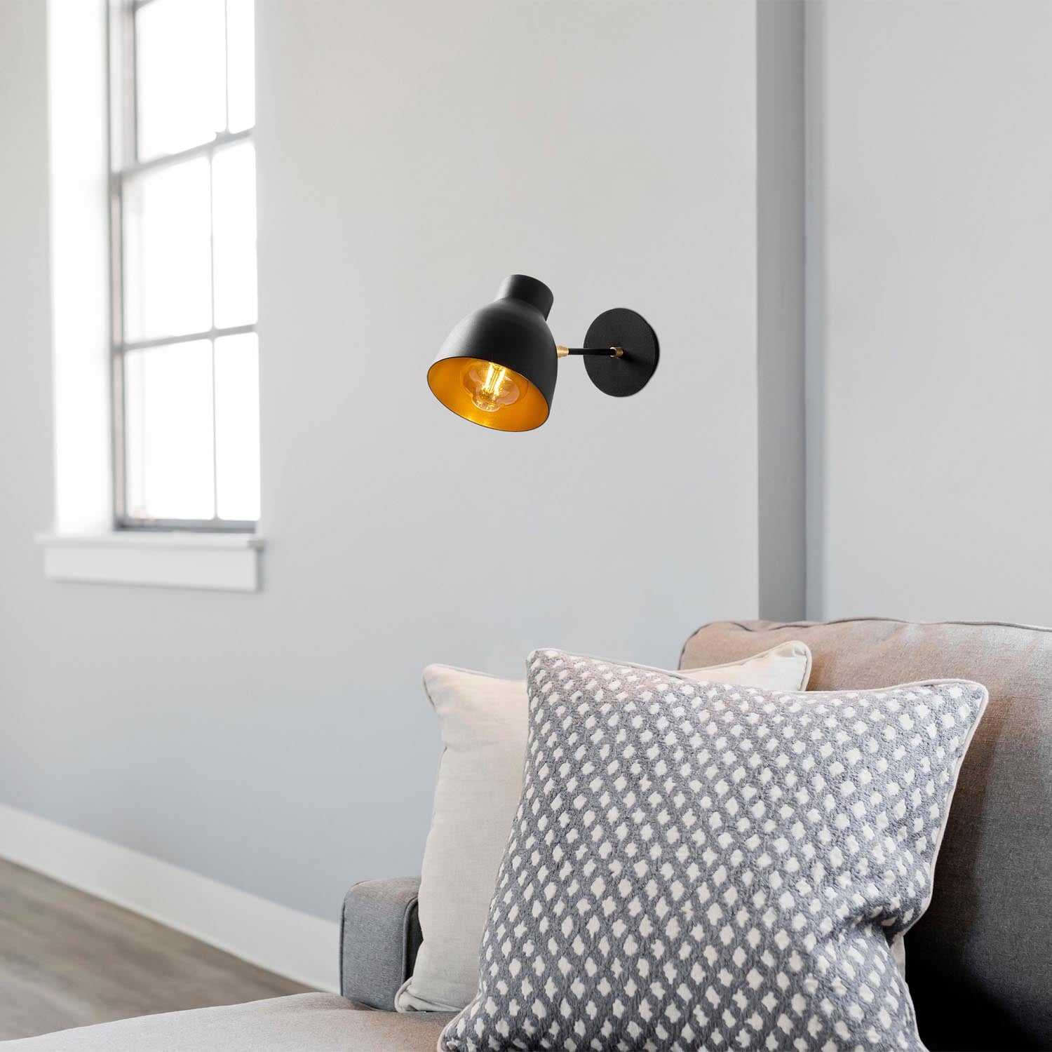 Dodo - 3091 in Schwarz präsentiert im Onlineshop von KAQTU Design AG. Wandleuchte ist von Opviq