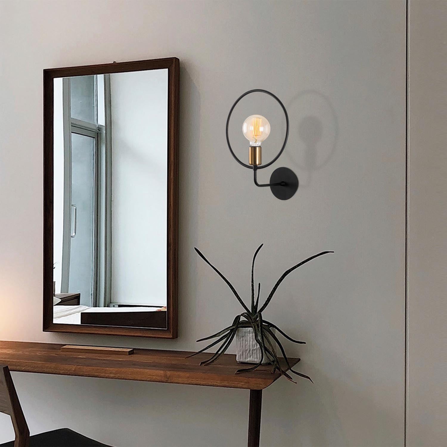 Circle - 3260 in Schwarz präsentiert im Onlineshop von KAQTU Design AG. Wandleuchte ist von Opviq