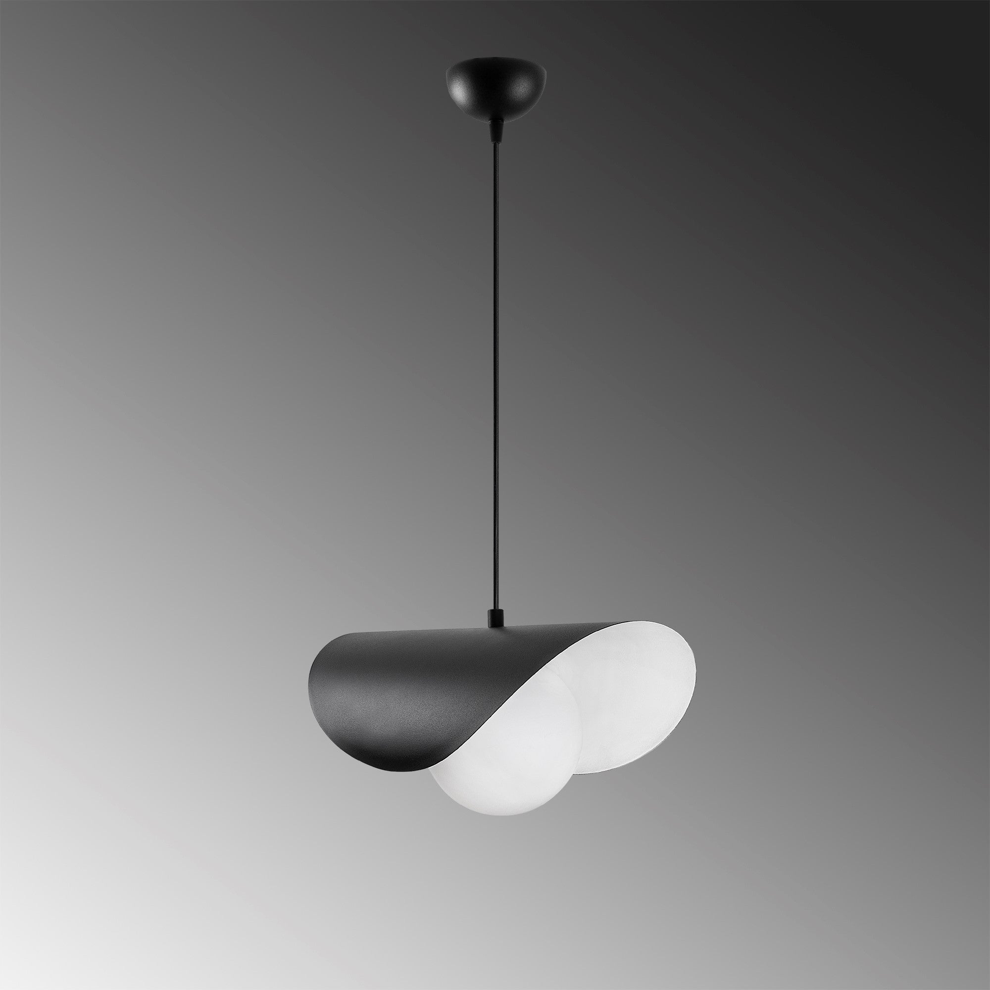 Camel 6 in Schwarz Weiss präsentiert im Onlineshop von KAQTU Design AG. Pendelleuchte ist von Opviq