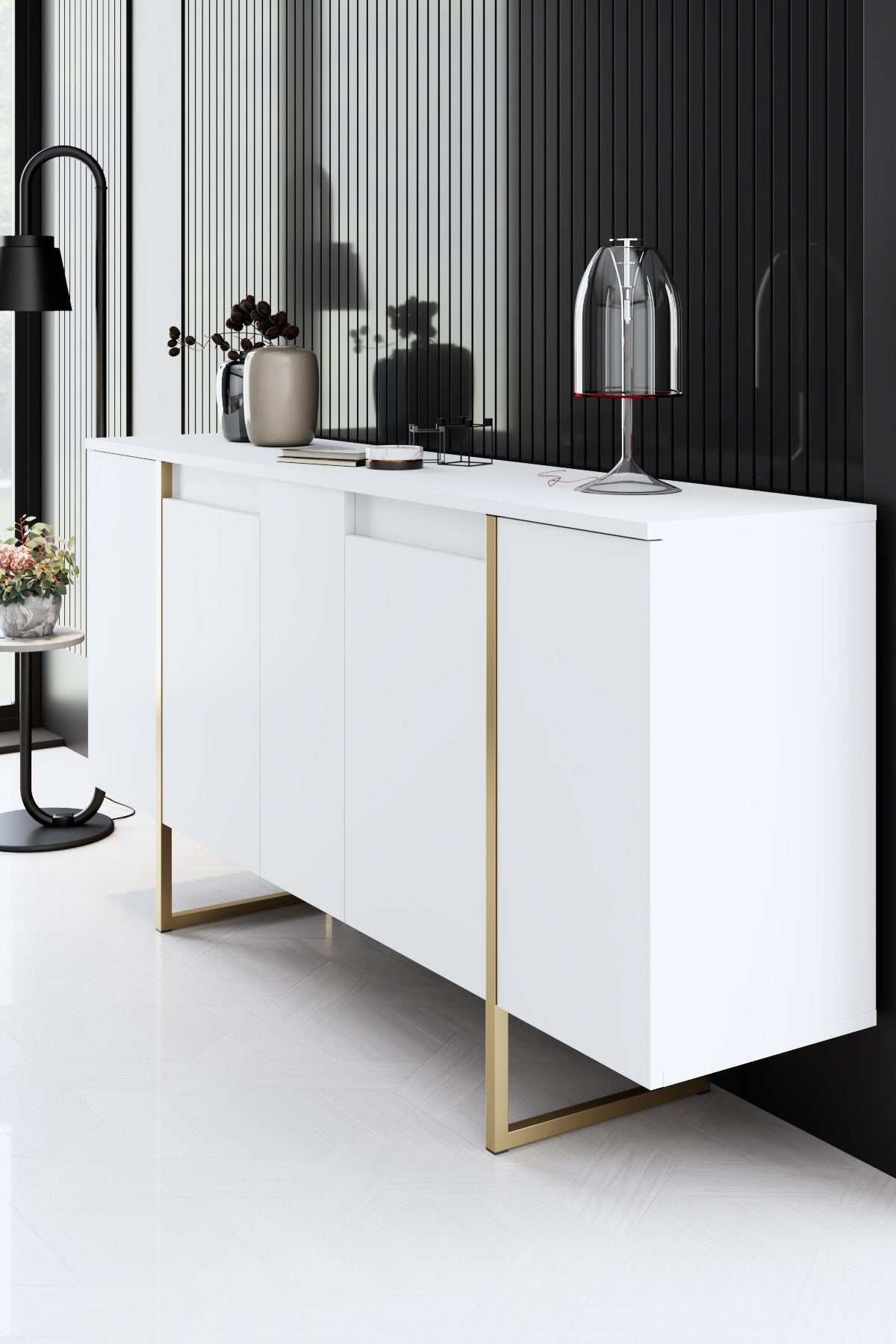 Verleihen Sie Ihrem Wohnzimmer mit dem eleganten TV-Ständer Luxe - White, Gold von Hanah Home einen Hauch von Luxus und Stil. Ideal für moderne Wohnräume.