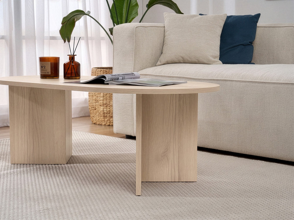Couchtisch Sable in Eiche Pusula mit melaminbeschichteter Spanplattenoberfläche, rechteckige Form, Masse 119x60x40 cm, freistehend im Raum.