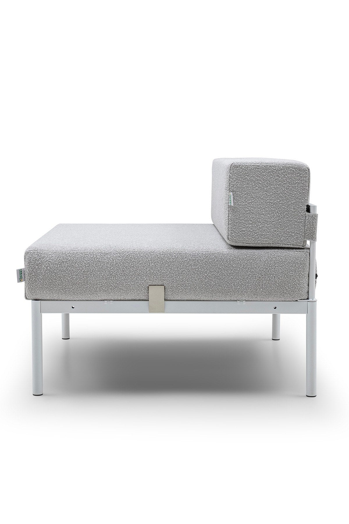Foto eines 1-Sitzer-Moduls von Hanah Home mit Metallgestell, Metallbeinen und grauem Bouclé-Stoffbezug, Masse 90x90x46 cm.