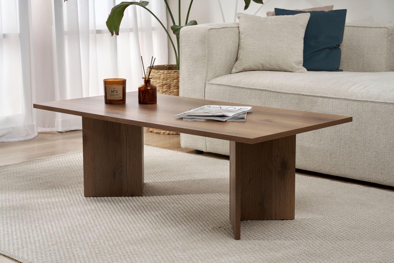 Sabin - VNT Walnut in Walnuss präsentiert im Onlineshop von KAQTU Design AG. Beistelltisch ist von Nordure