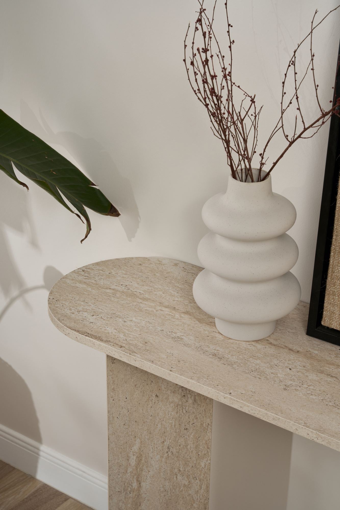 Sira - Travertine in Travertin präsentiert im Onlineshop von KAQTU Design AG. Sideboard ist von Nordure