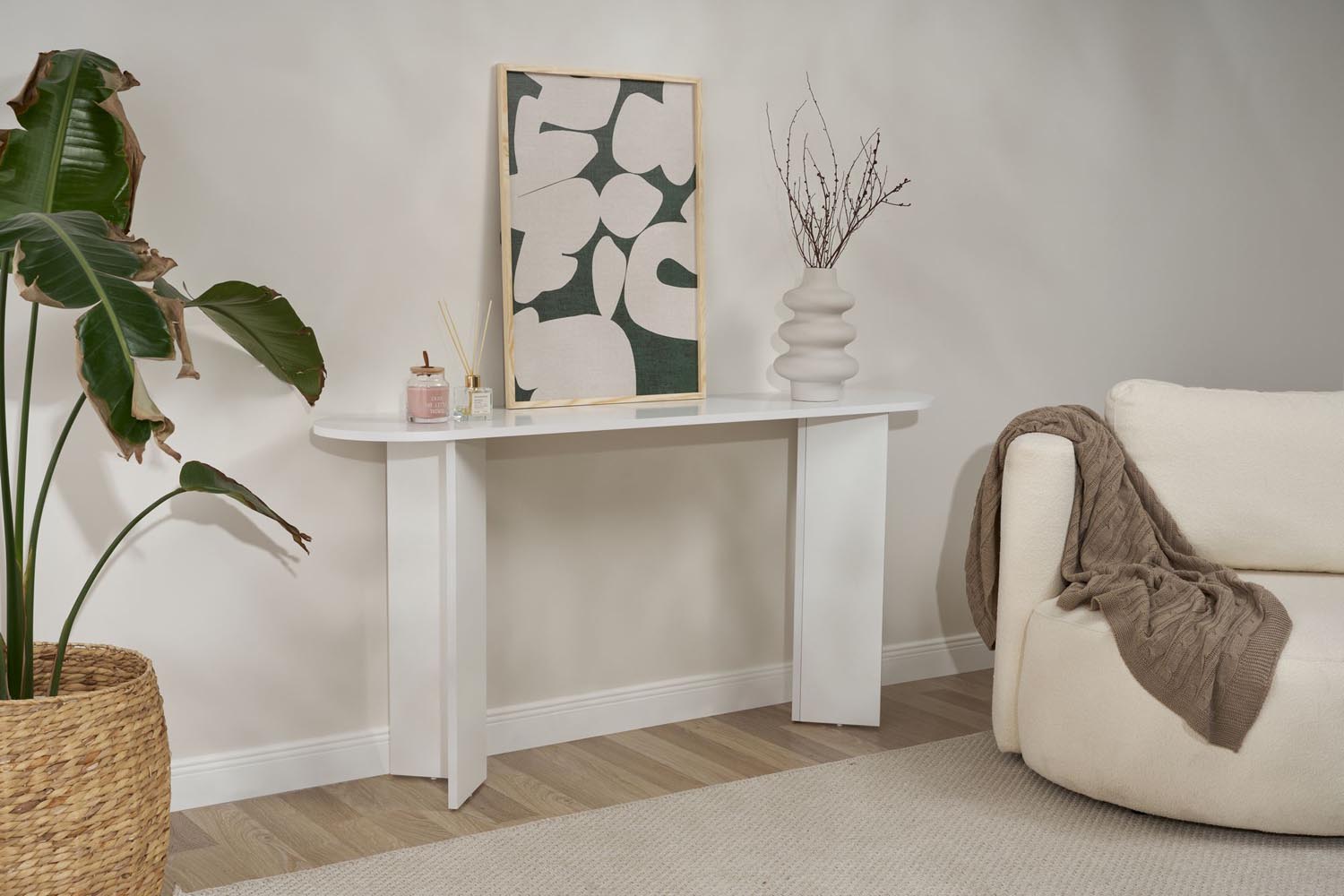 Sira - White in Weiss präsentiert im Onlineshop von KAQTU Design AG. Sideboard ist von Nordure