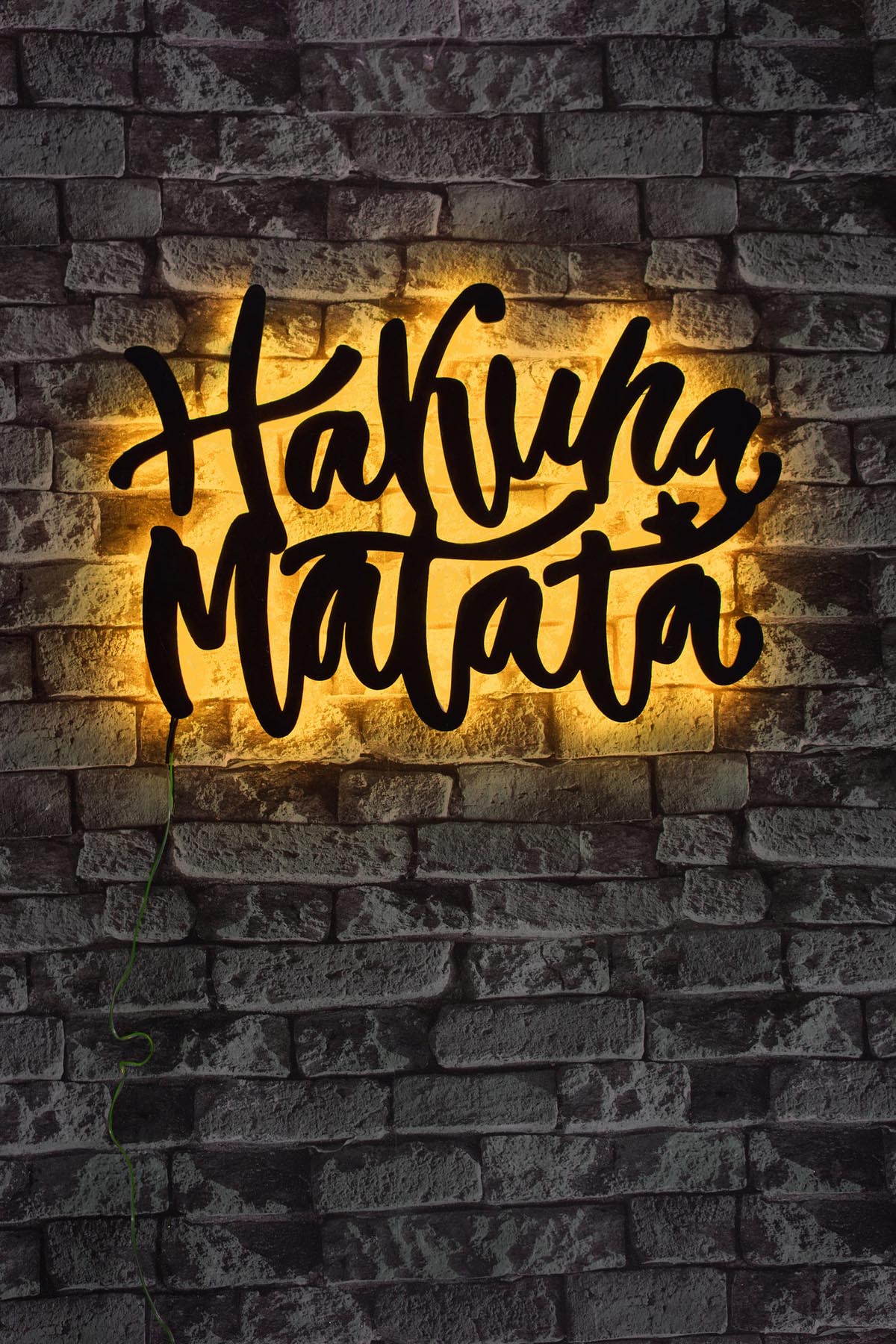 Hakuna Matata - Yellow in Gelb präsentiert im Onlineshop von KAQTU Design AG. Wandleuchte ist von Wallity